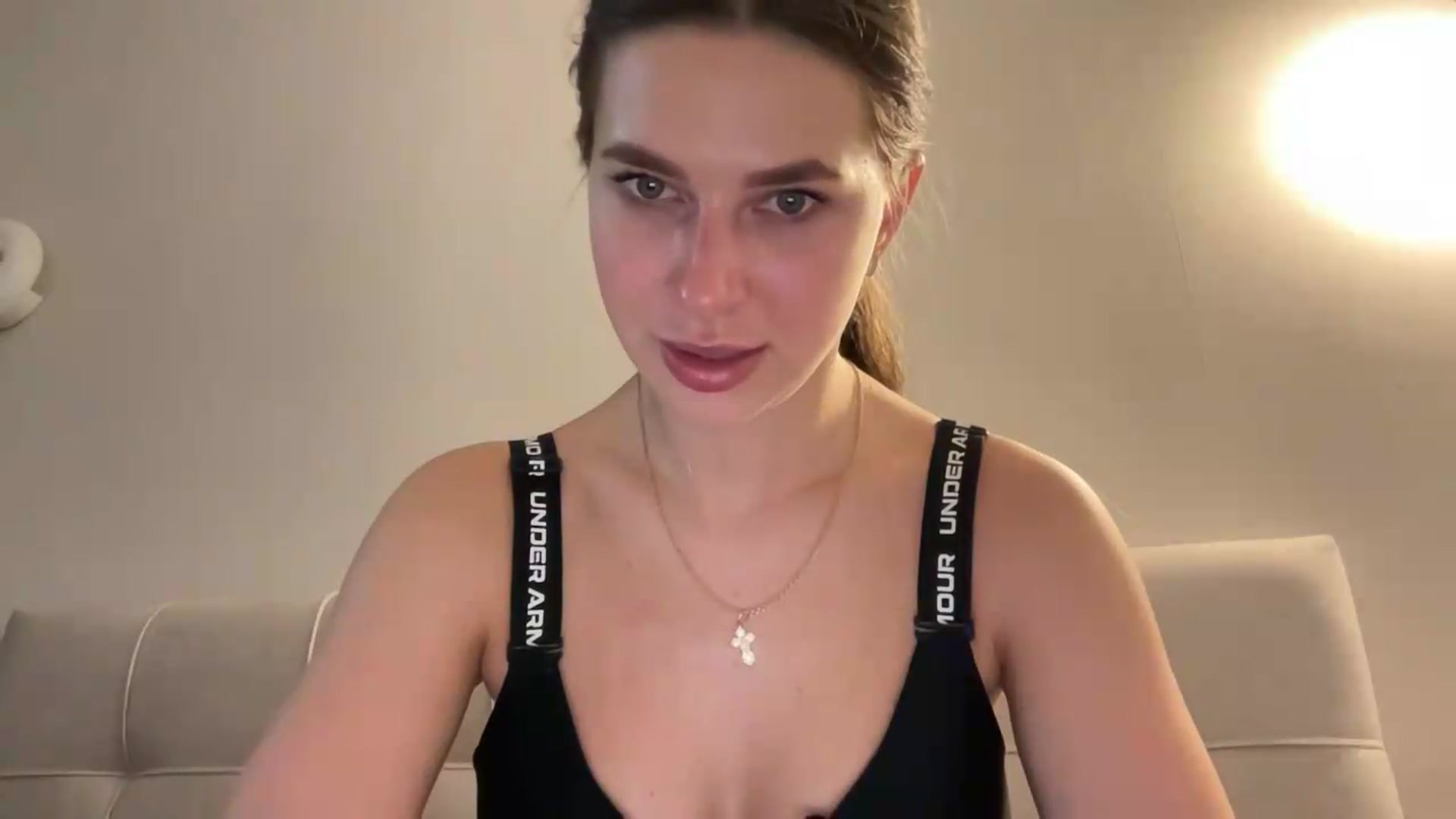 Gallery image thumbnail from kissfreeze's myfreecams stream on, 06/09/2026, 15:56 image 6 of 20