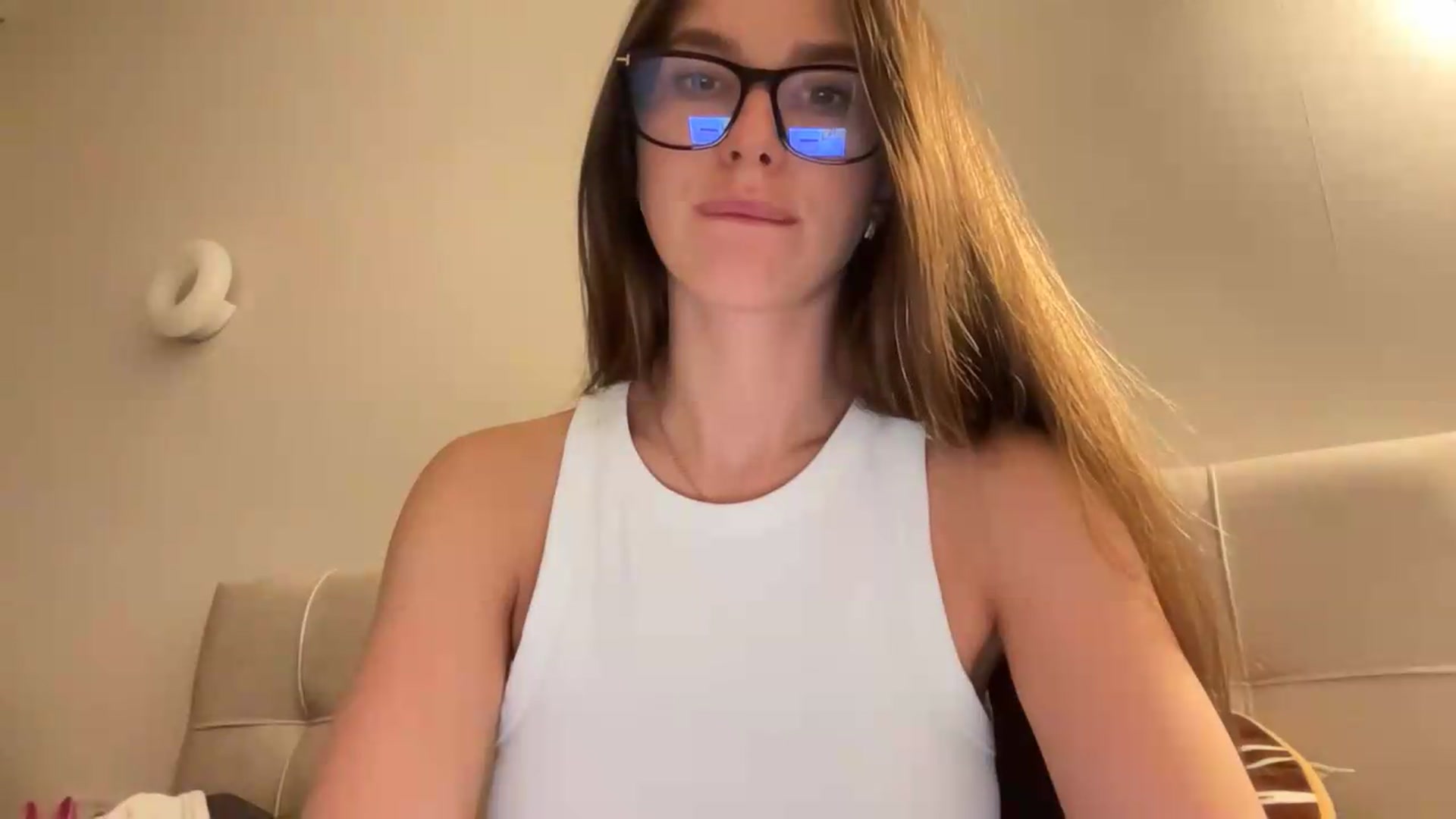 Gallery image thumbnail from kissfreeze's myfreecams stream on, 06/10/2026, 21:58 image 7 of 20