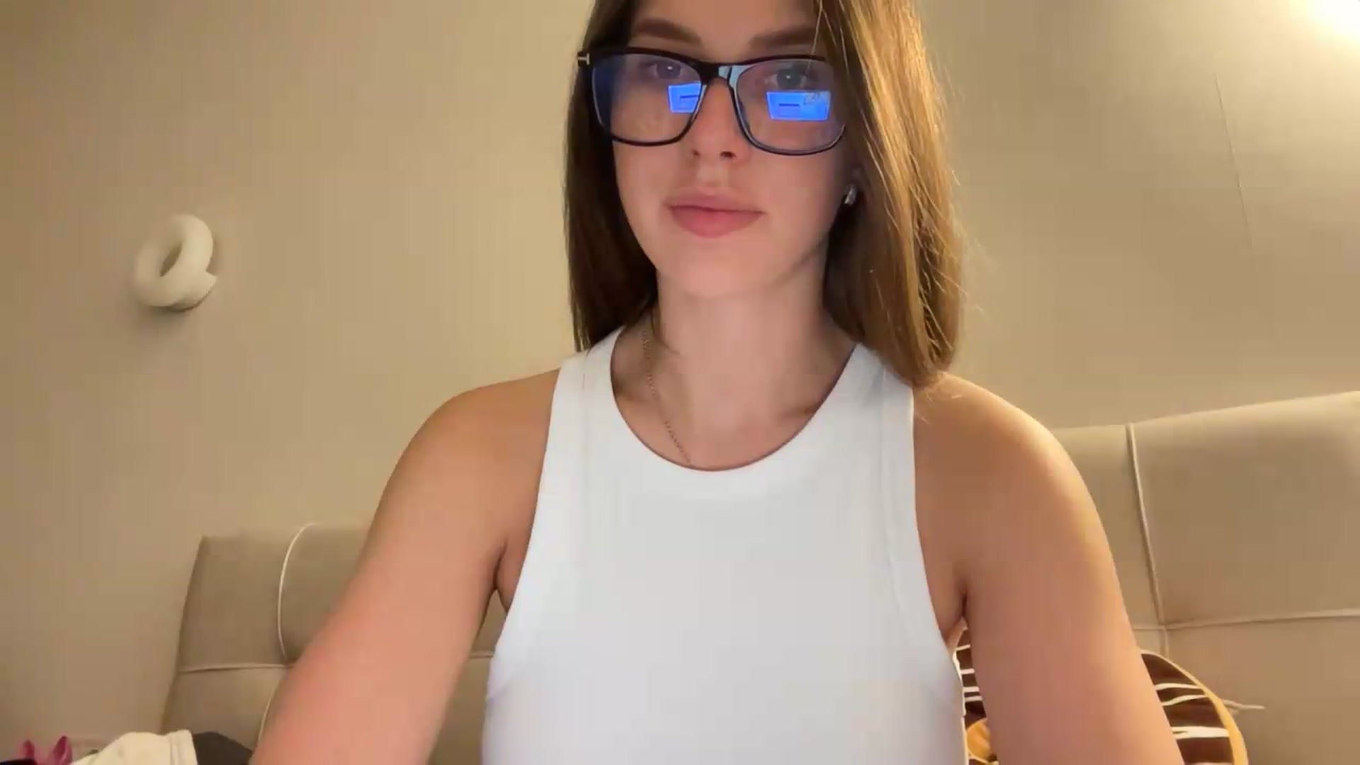 Gallery image thumbnail from kissfreeze's myfreecams stream on, 06/10/2026, 21:58 image 6 of 20