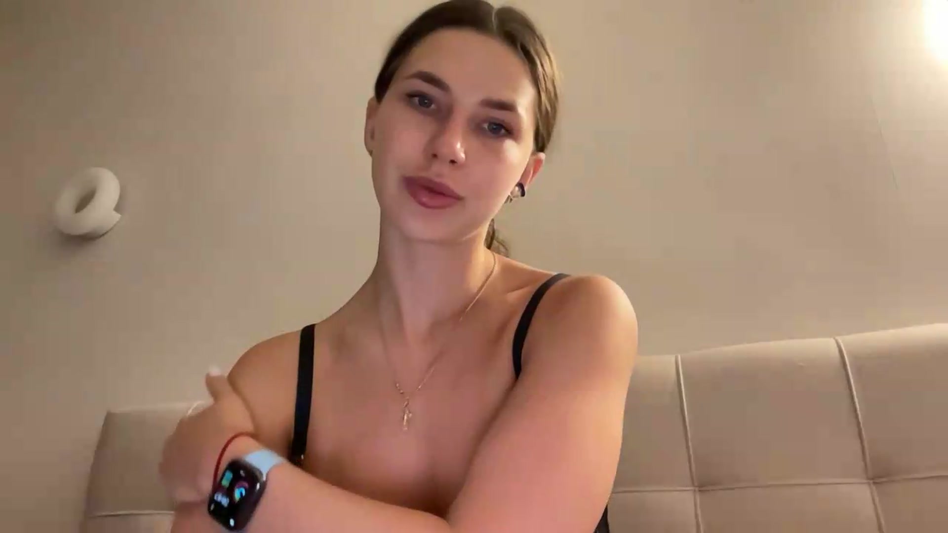 Gallery image thumbnail from kissfreeze's myfreecams stream on, 06/12/2026, 18:09 image 16 of 20