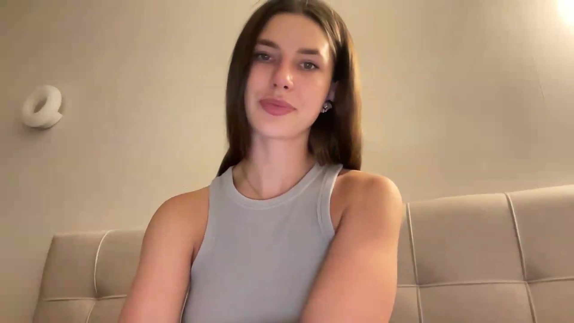 Gallery image thumbnail from kissfreeze's myfreecams stream on, 06/12/2026, 23:19 image 16 of 20