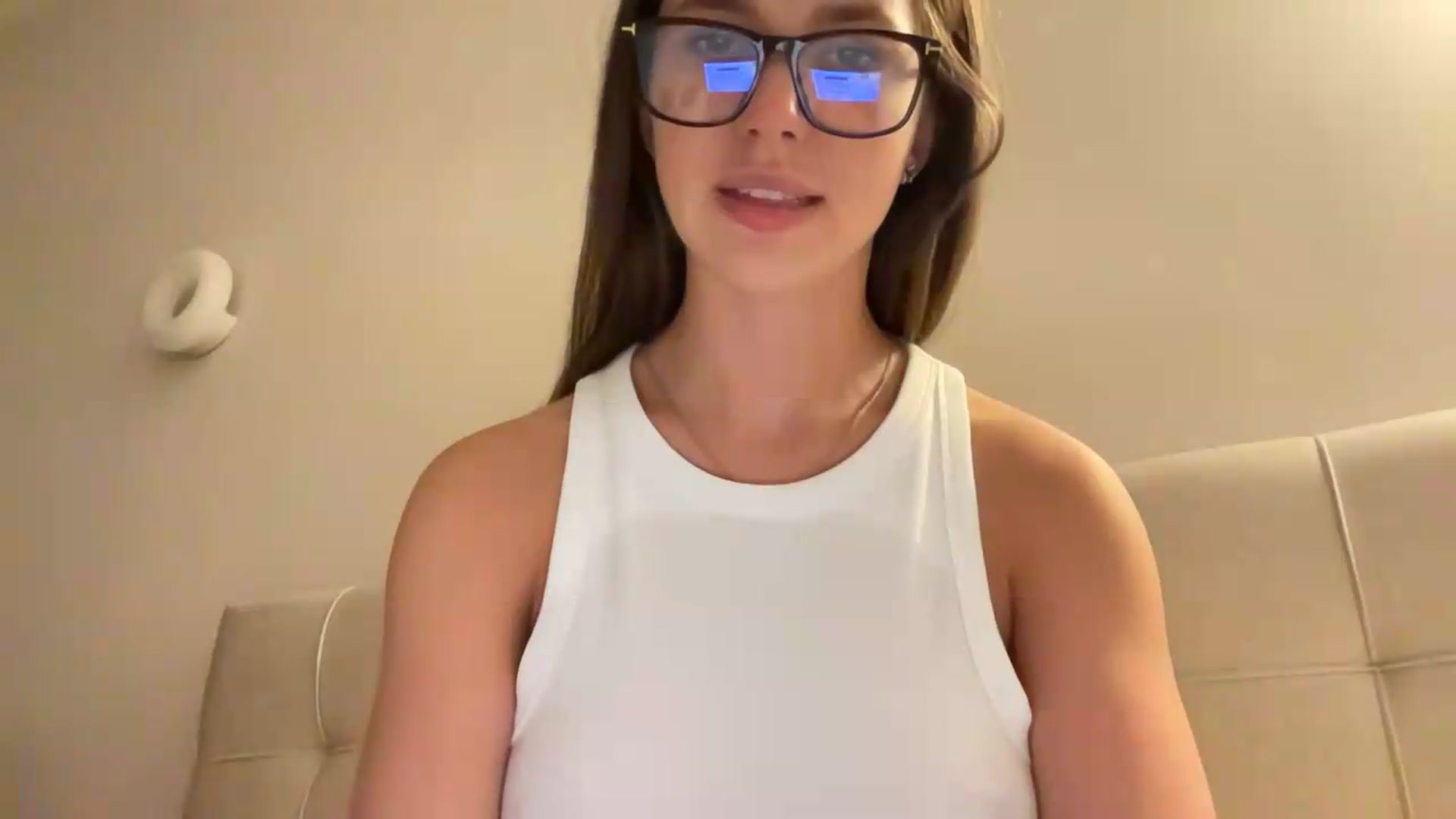 Gallery image thumbnail from kissfreeze's myfreecams stream on, 06/15/2026, 22:24 image 14 of 20