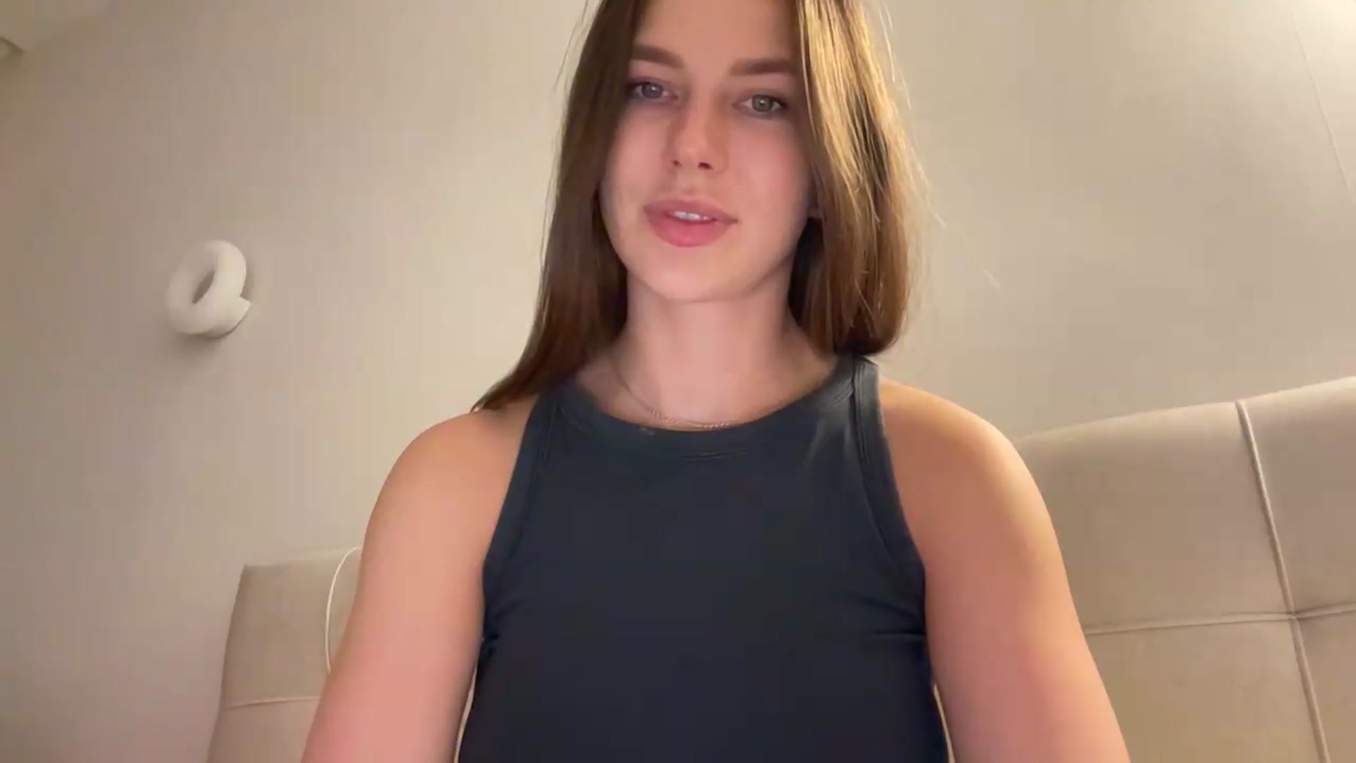 Gallery image thumbnail from kissfreeze's myfreecams stream on, 06/15/2026, 22:24 image 7 of 20