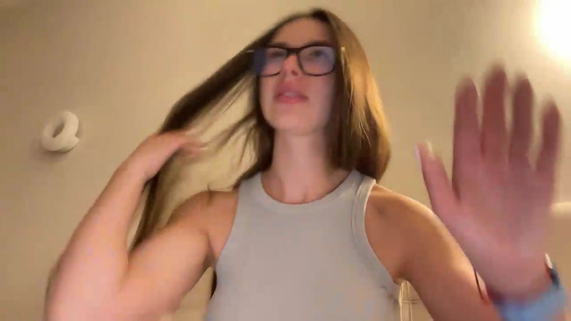 Gallery image thumbnail from kissfreeze's myfreecams stream on, 06/21/2026, 22:40 image 11 of 20