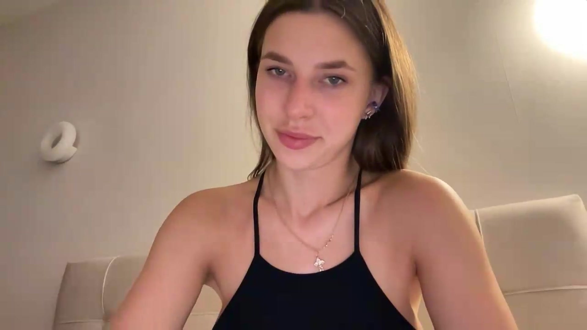 Gallery image thumbnail from kissfreeze's myfreecams stream on, 06/23/2026, 23:16 image 14 of 20
