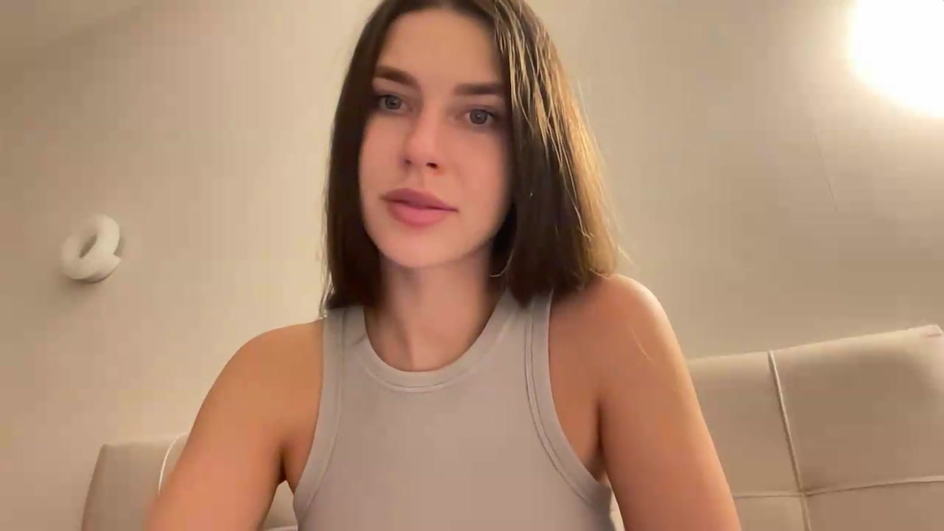 Gallery image thumbnail from kissfreeze's myfreecams stream on, 06/27/2026, 22:40 image 5 of 20