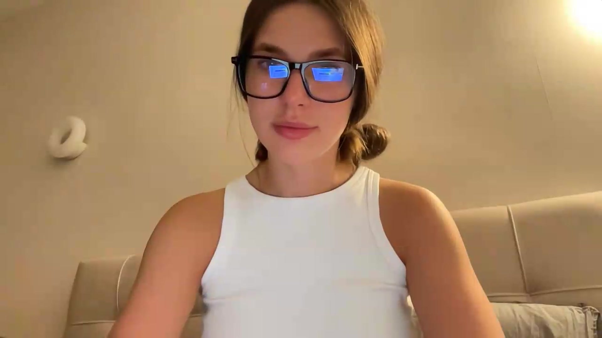 Gallery image thumbnail from kissfreeze's myfreecams stream on, 06/28/2026, 22:34 image 11 of 20