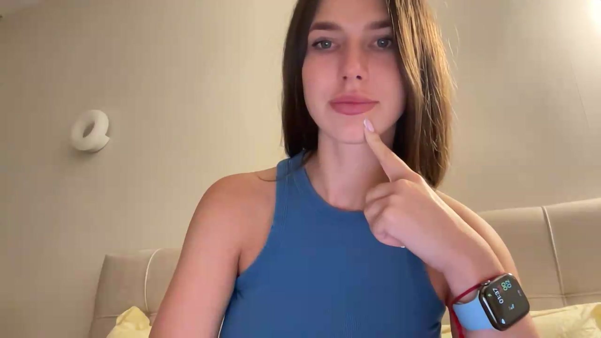 Gallery image thumbnail from kissfreeze's myfreecams stream on, 07/04/2026, 22:57 image 10 of 20