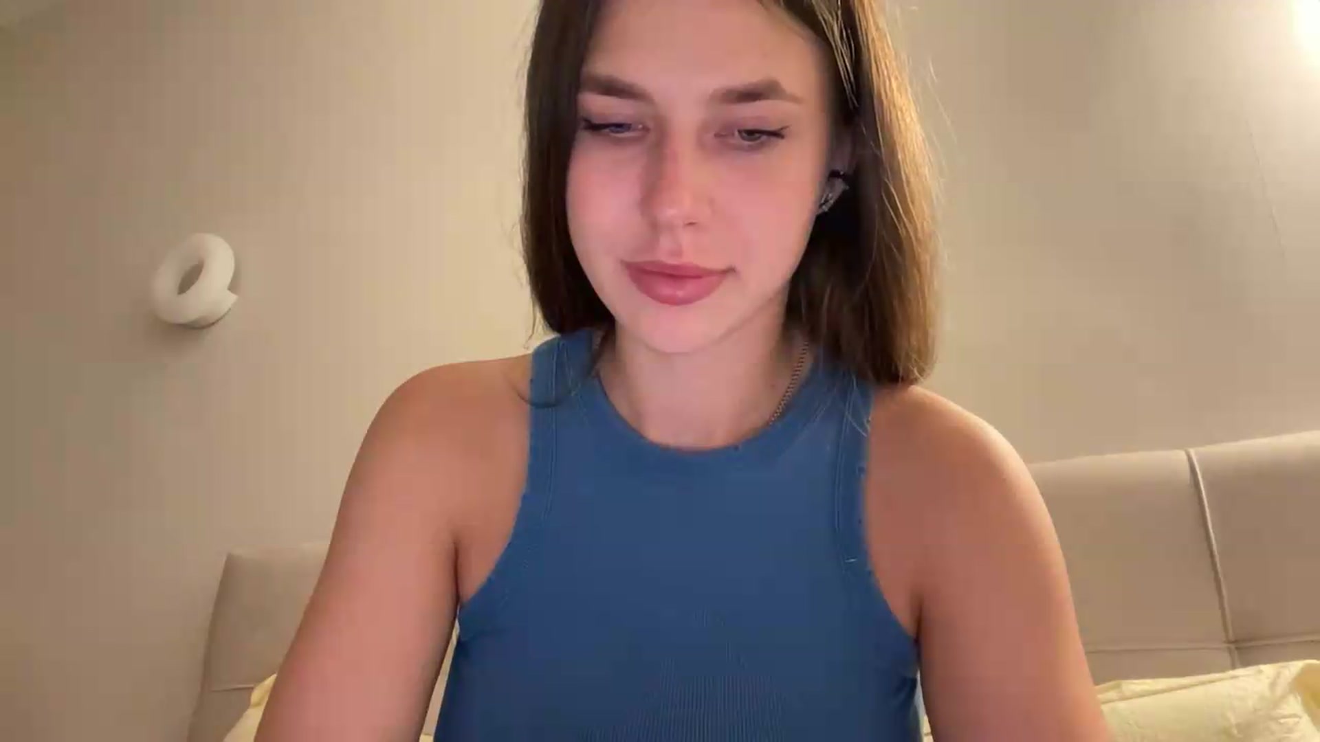 Gallery image thumbnail from kissfreeze's myfreecams stream on, 07/04/2026, 22:57 image 11 of 20