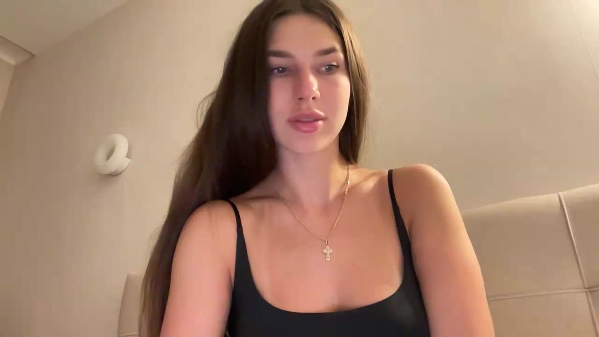 Gallery image thumbnail from kissfreeze's myfreecams stream on, 07/05/2026, 22:15 image 17 of 20