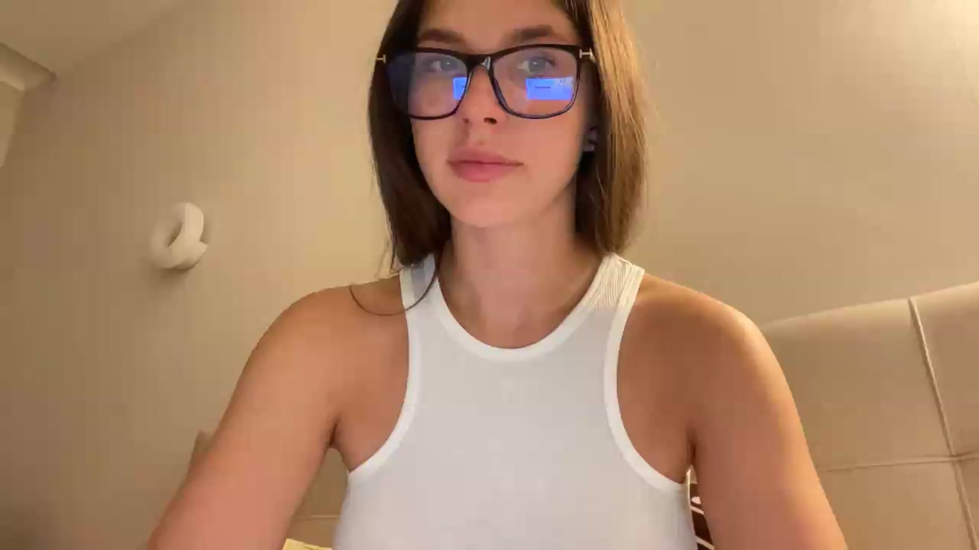 Gallery image thumbnail from kissfreeze's myfreecams stream on, 07/06/2026, 22:35 image 1 of 20