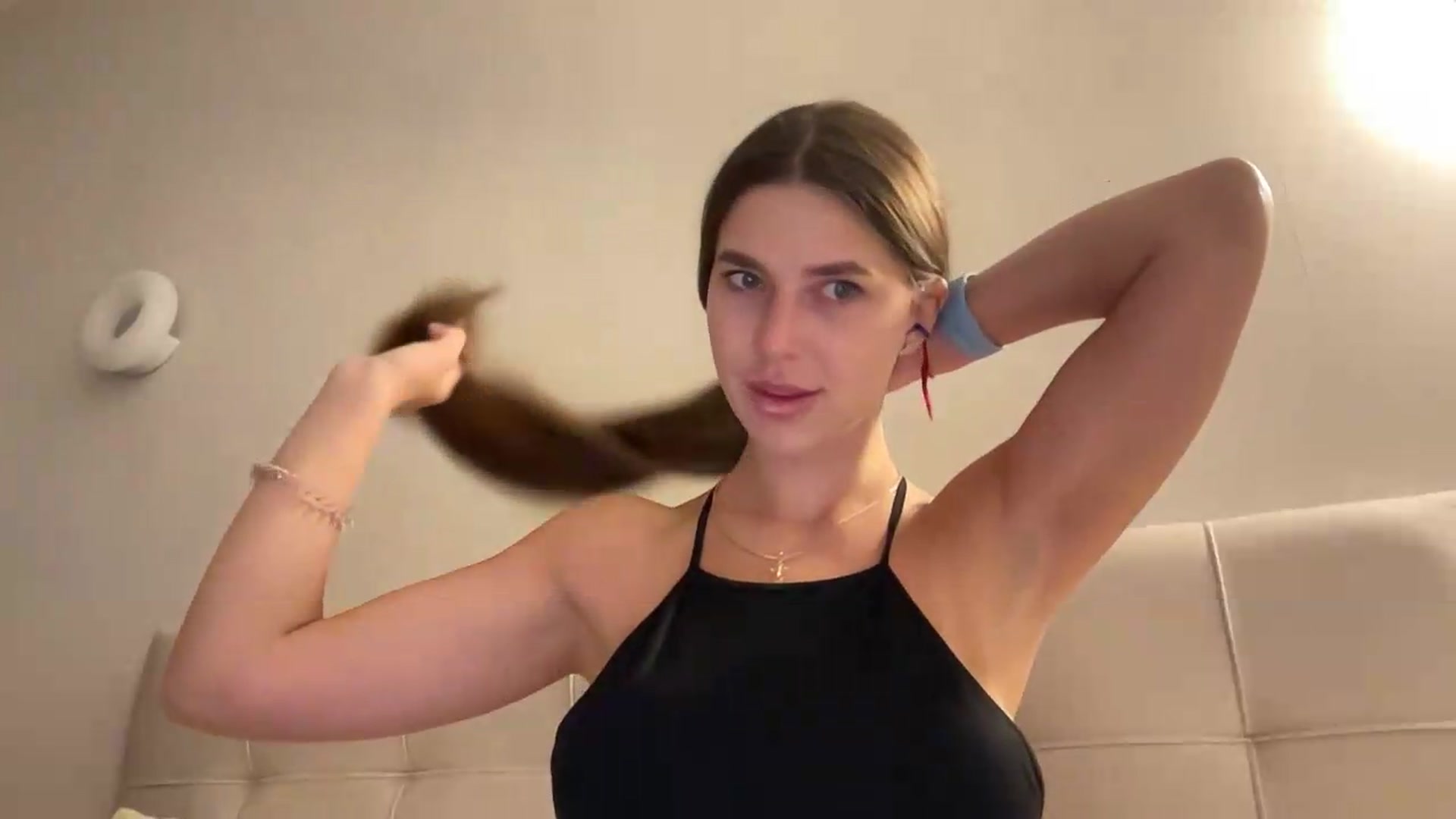 Gallery image thumbnail from kissfreeze's myfreecams stream on, 07/08/2026, 16:01 image 9 of 20