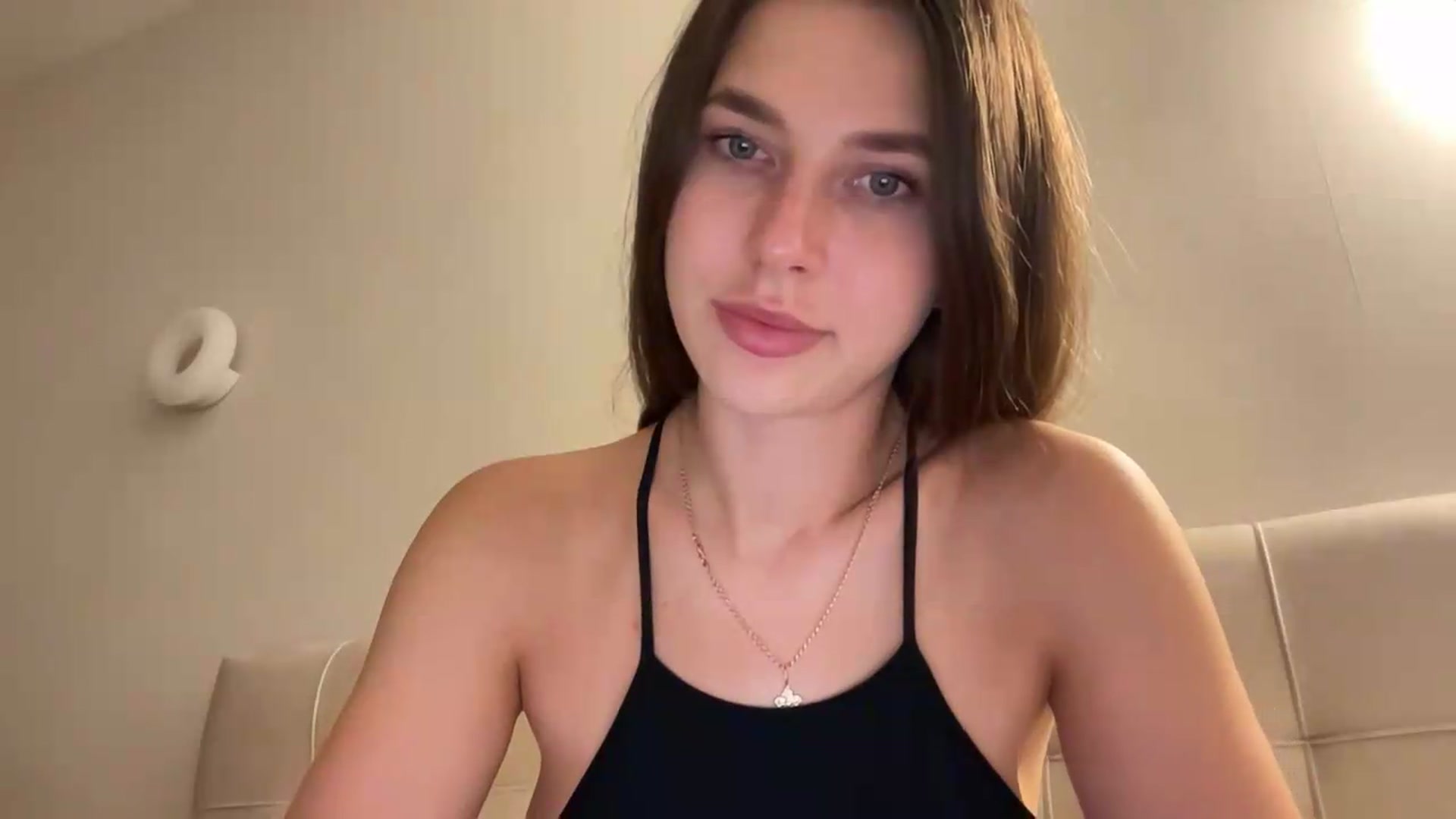 Gallery image thumbnail from kissfreeze's myfreecams stream on, 07/08/2026, 21:55 image 9 of 20
