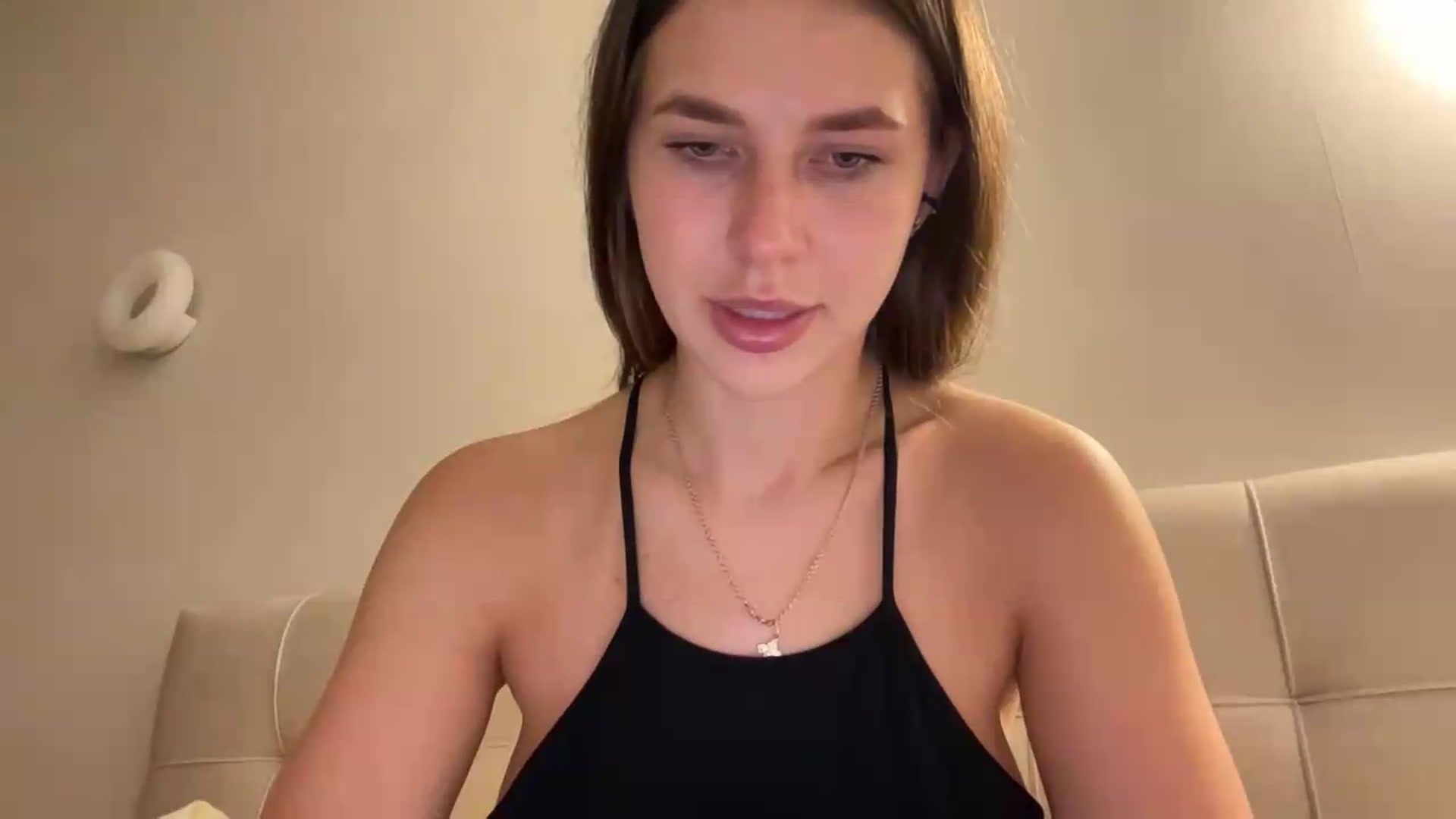 Gallery image thumbnail from kissfreeze's myfreecams stream on, 07/08/2026, 21:55 image 18 of 20