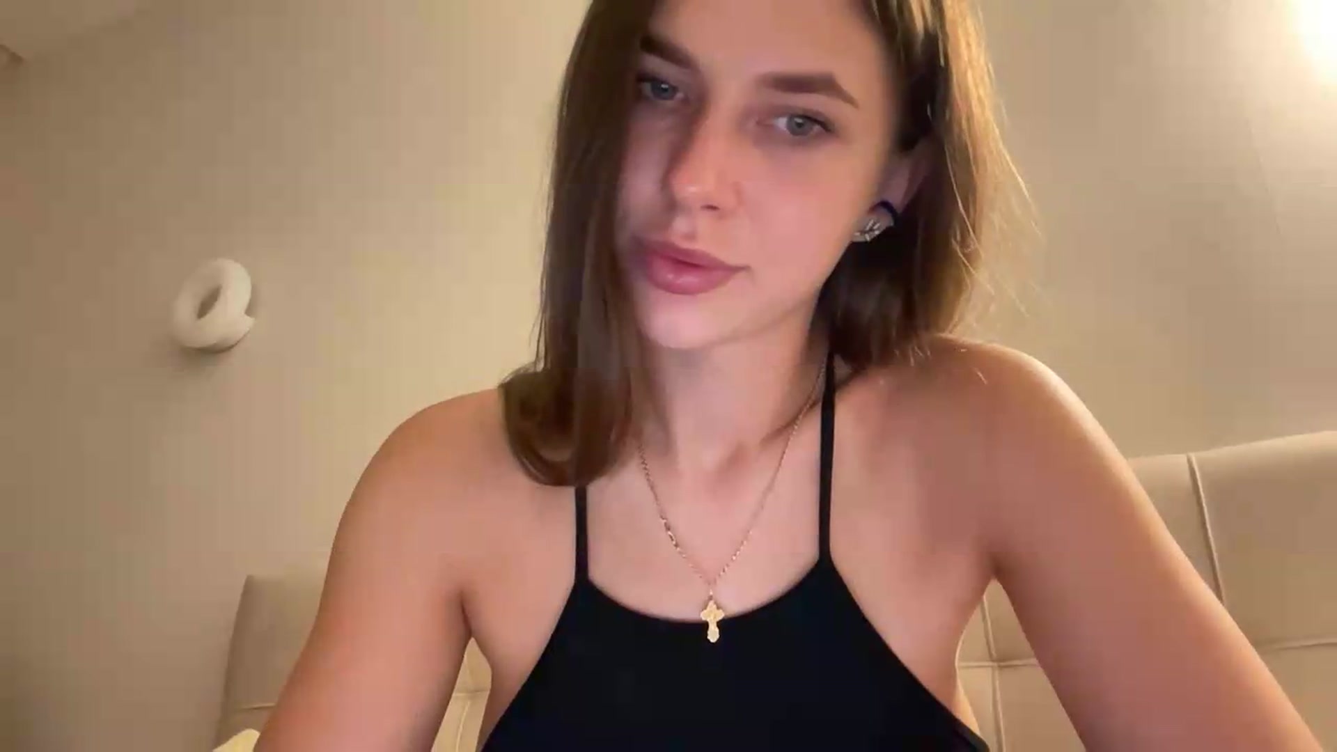 Gallery image thumbnail from kissfreeze's myfreecams stream on, 07/08/2026, 21:55 image 16 of 20