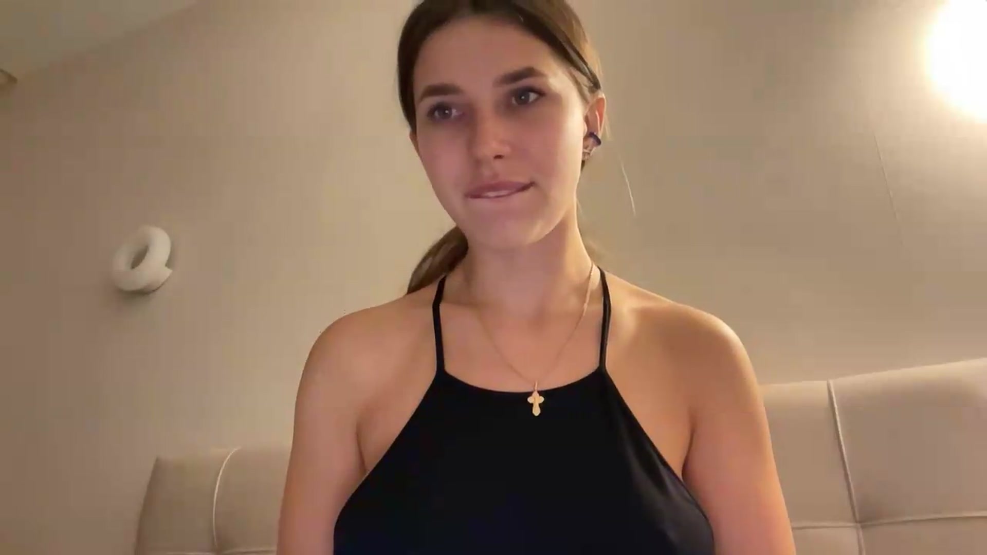 Gallery image thumbnail from kissfreeze's myfreecams stream on, 07/10/2026, 21:53 image 12 of 20
