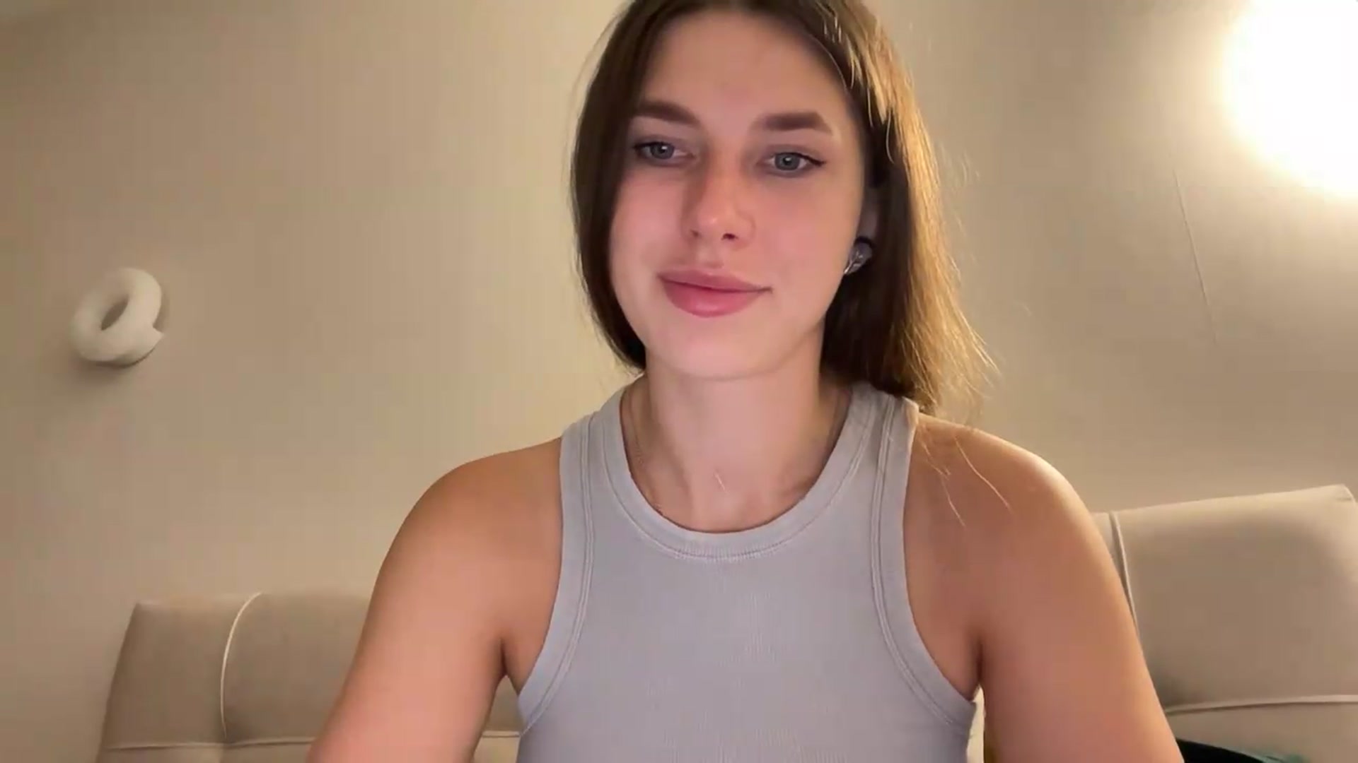 Gallery image thumbnail from kissfreeze's myfreecams stream on, 07/11/2026, 21:55 image 3 of 20