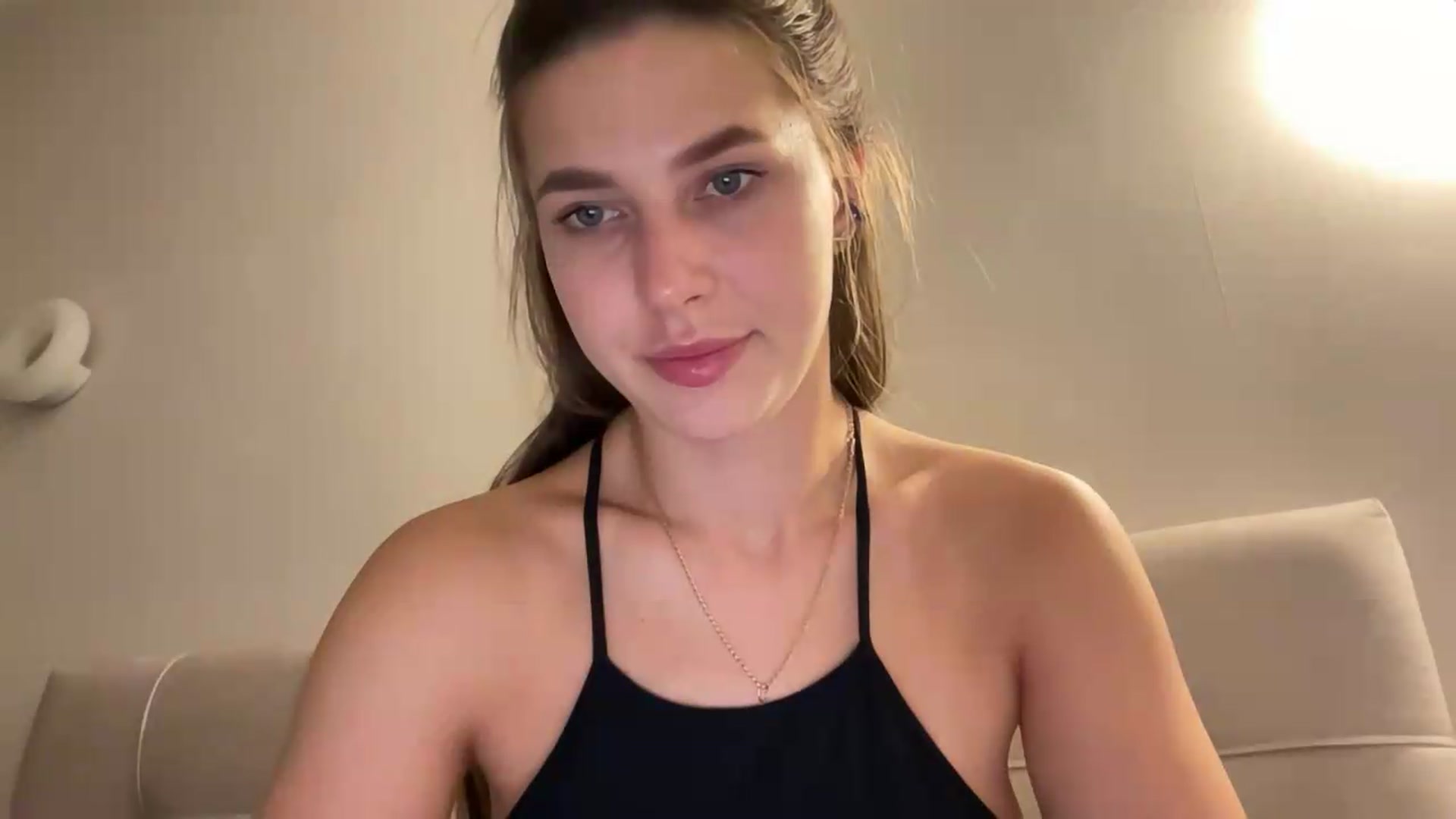 Gallery image thumbnail from kissfreeze's myfreecams stream on, 07/13/2026, 17:59 image 15 of 20