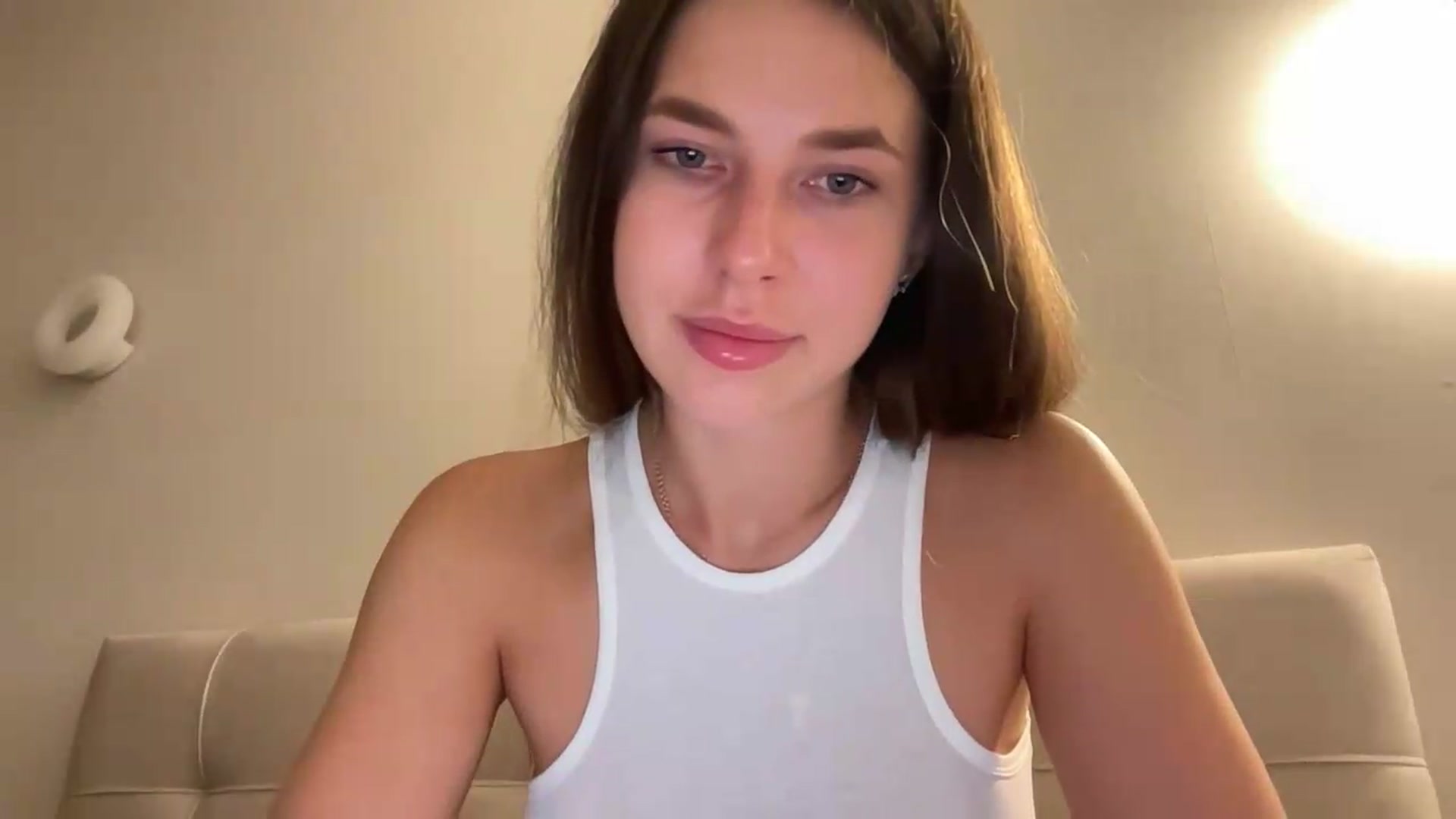 Gallery image thumbnail from kissfreeze's myfreecams stream on, 07/17/2026, 21:33 image 5 of 20