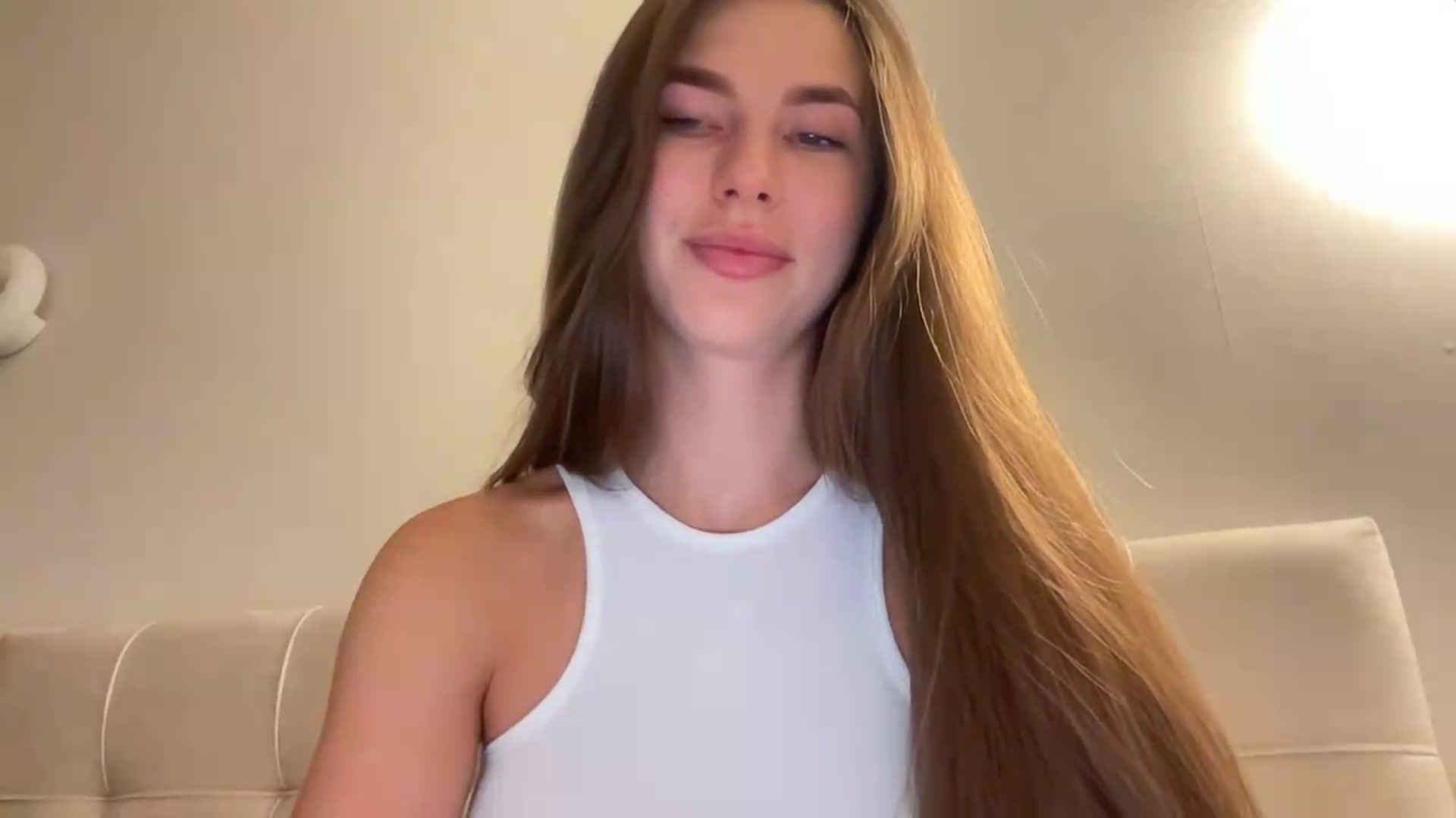 Gallery image thumbnail from kissfreeze's myfreecams stream on, 07/22/2026, 22:24 image 12 of 20