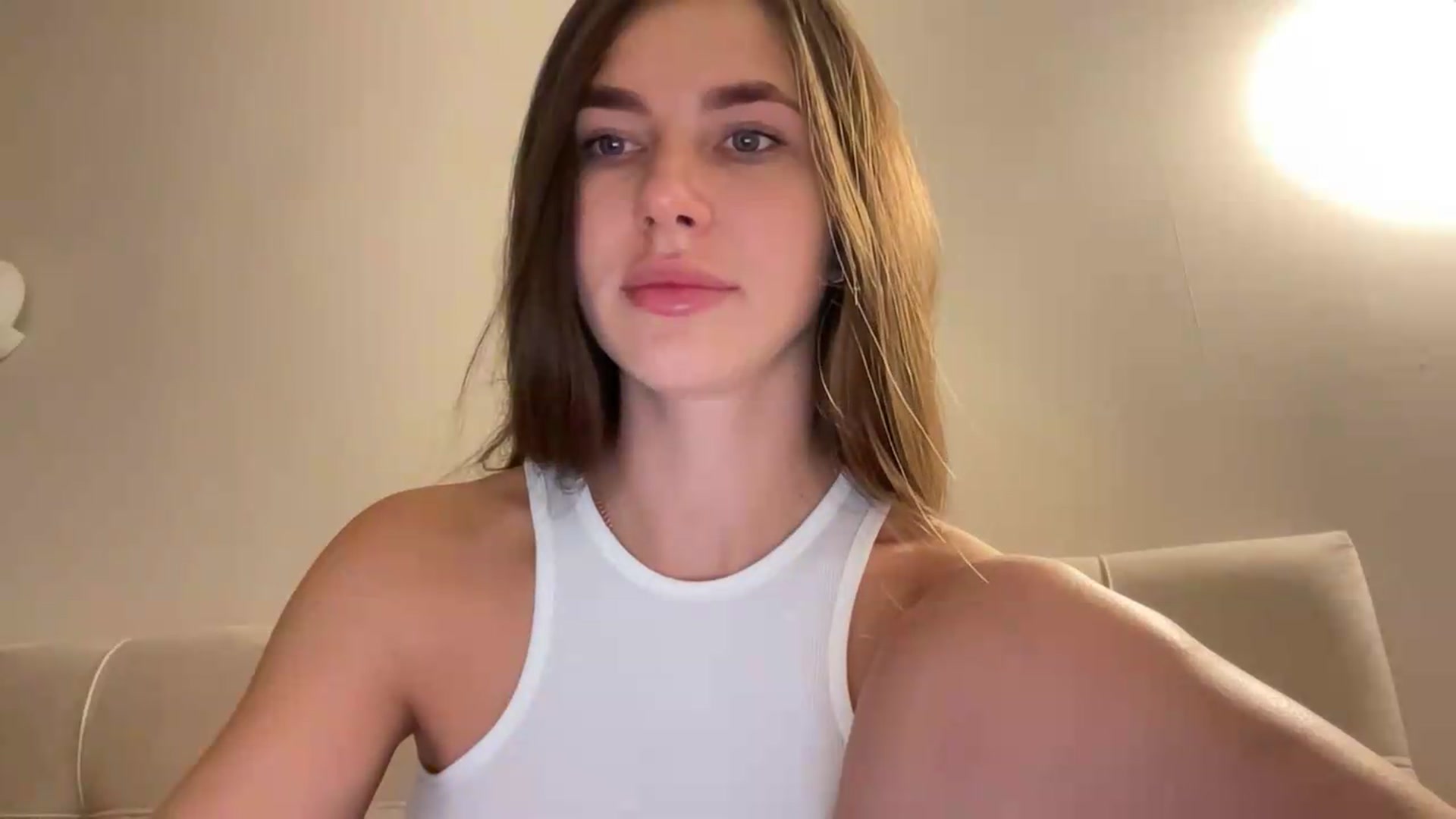 Gallery image thumbnail from kissfreeze's myfreecams stream on, 07/22/2026, 22:24 image 13 of 20