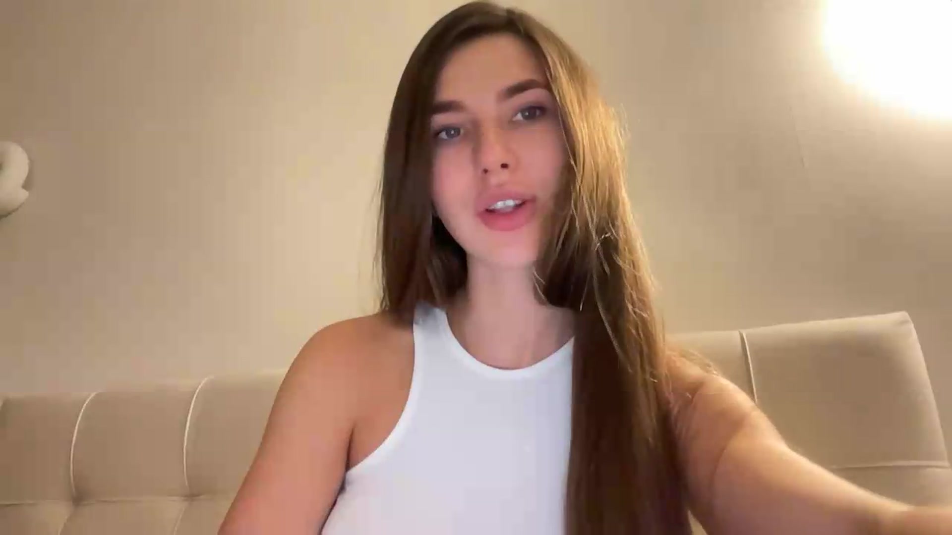 Gallery image thumbnail from kissfreeze's myfreecams stream on, 07/22/2026, 22:24 image 18 of 20