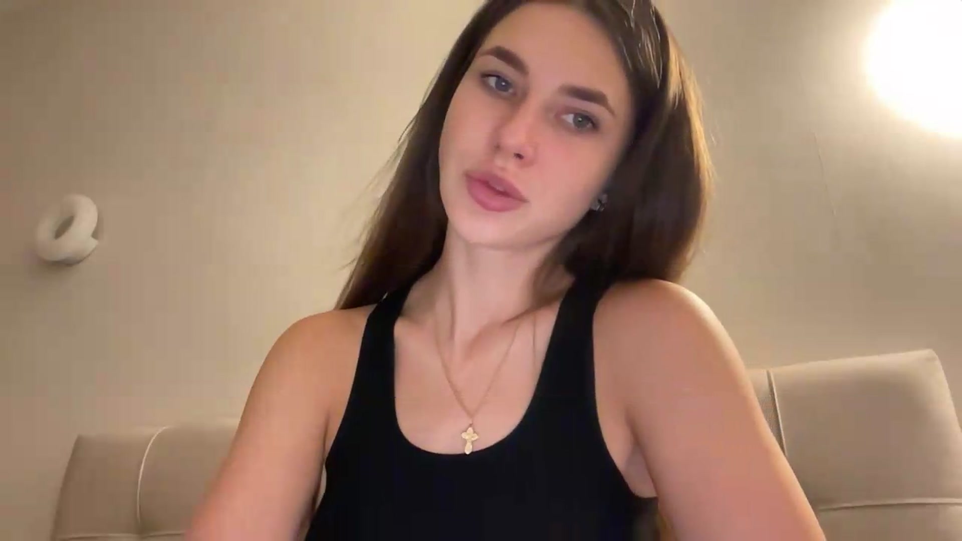 Gallery image thumbnail from kissfreeze's myfreecams stream on, 07/26/2026, 19:51 image 3 of 20