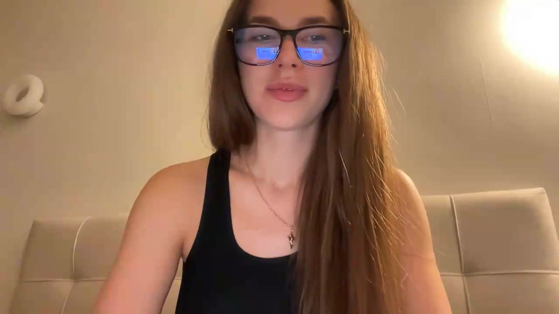 Gallery image thumbnail from kissfreeze's myfreecams stream on, 07/26/2026, 21:35 image 14 of 20
