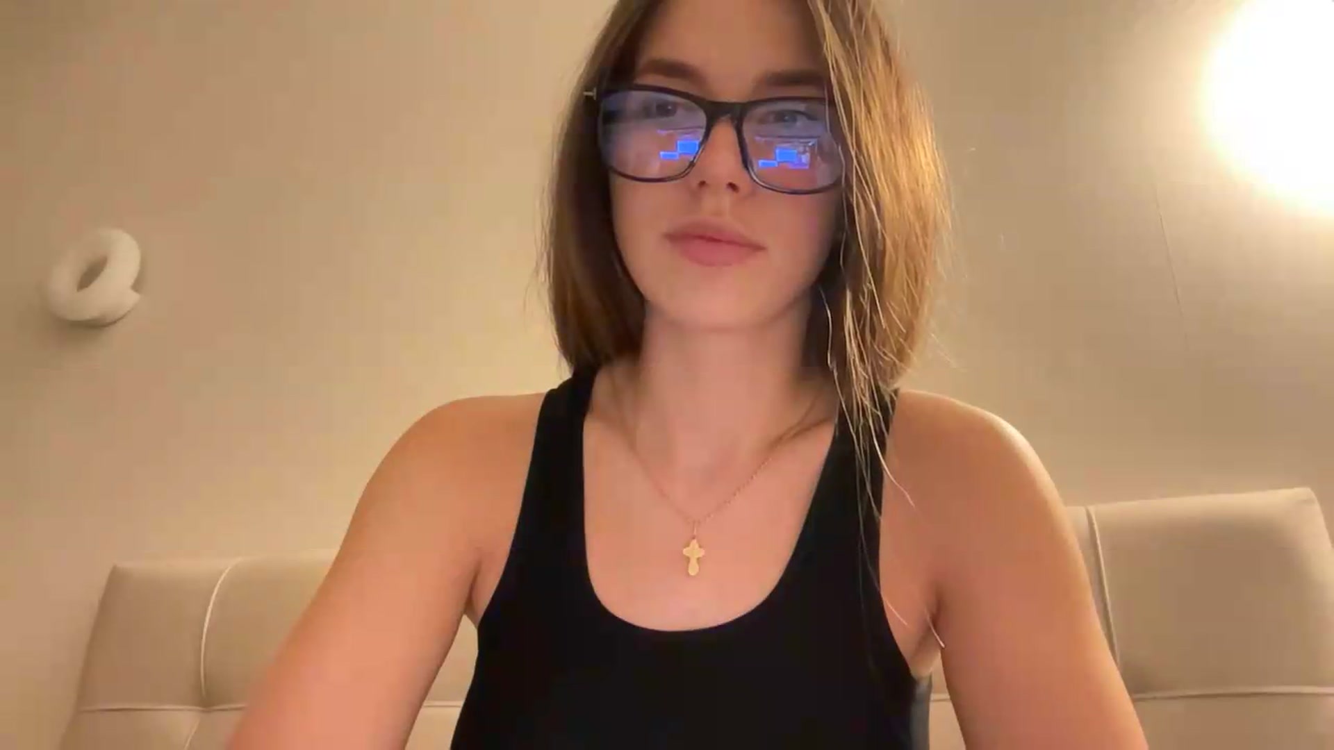 Gallery image thumbnail from kissfreeze's myfreecams stream on, 07/26/2026, 21:35 image 8 of 20