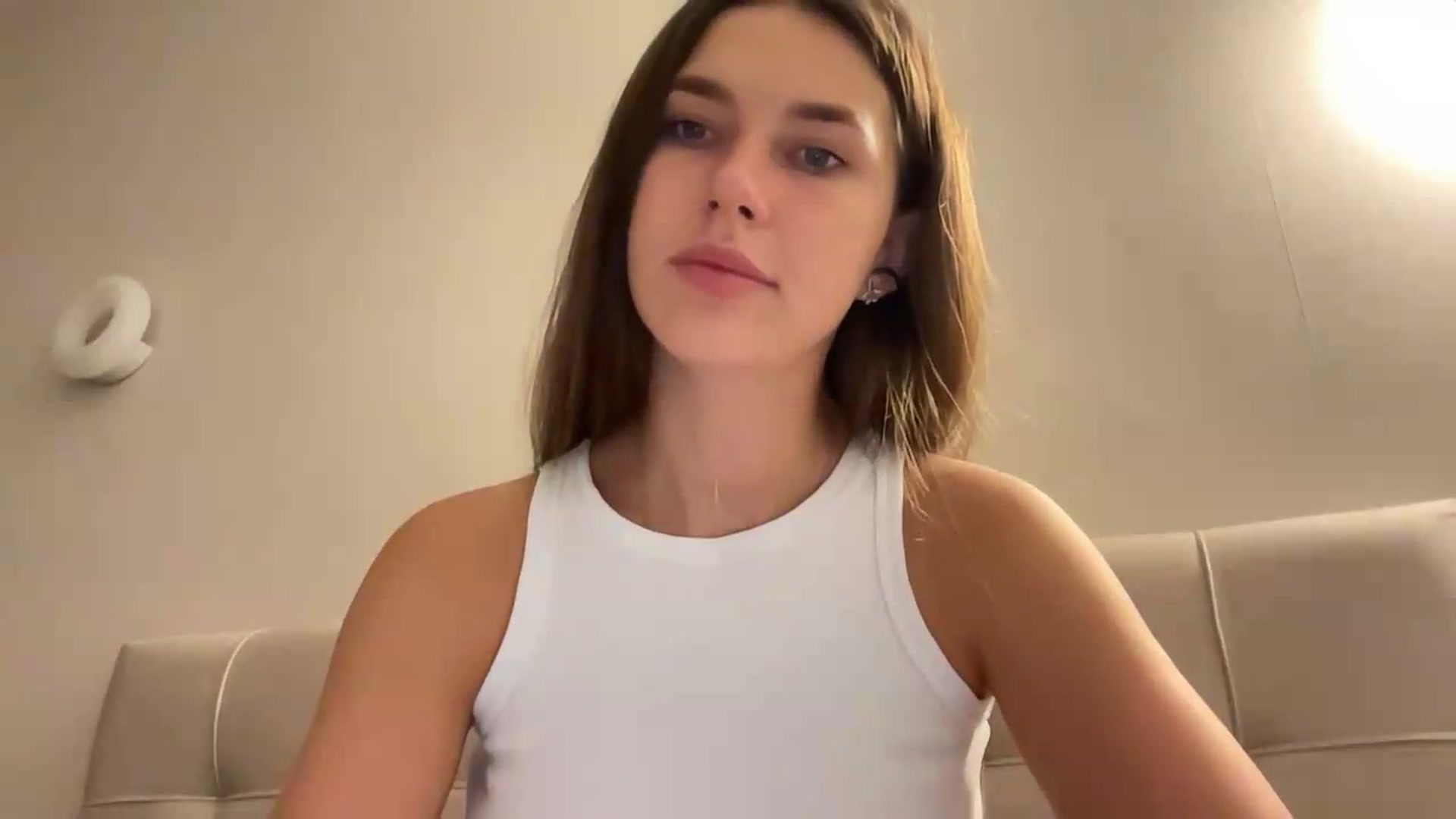 Gallery image thumbnail from kissfreeze's myfreecams stream on, 07/28/2026, 22:15 image 9 of 20