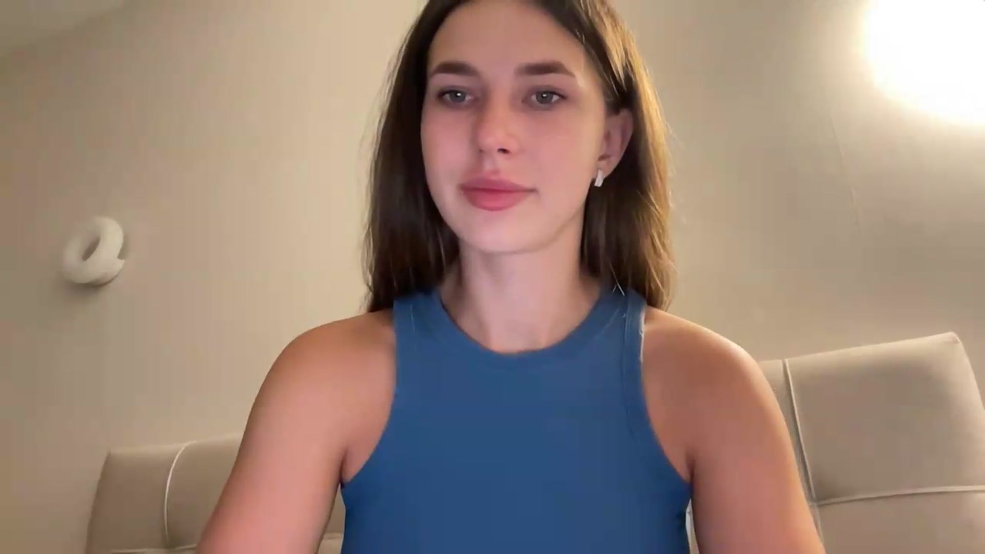 Gallery image thumbnail from kissfreeze's myfreecams stream on, 08/04/2026, 20:02 image 19 of 20