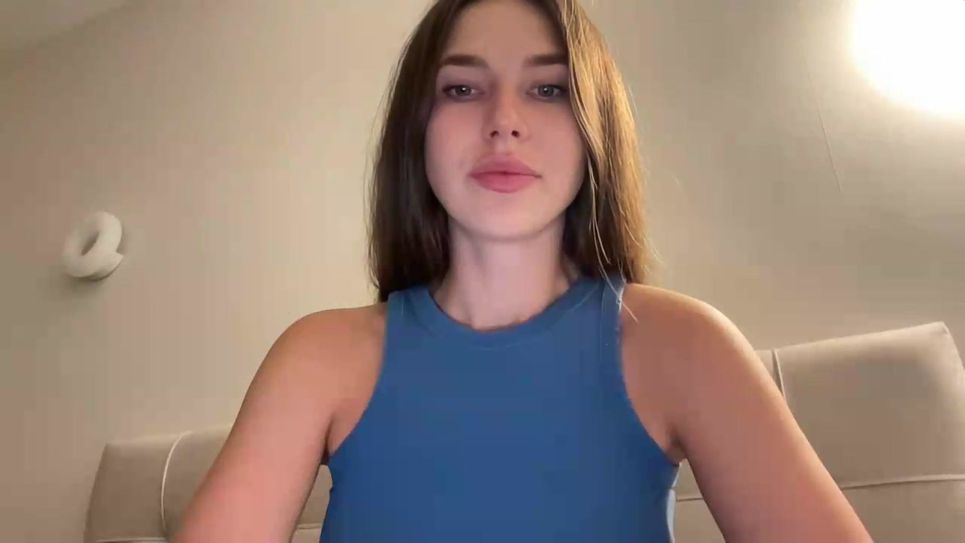 Gallery image thumbnail from kissfreeze's myfreecams stream on, 08/04/2026, 20:02 image 16 of 20