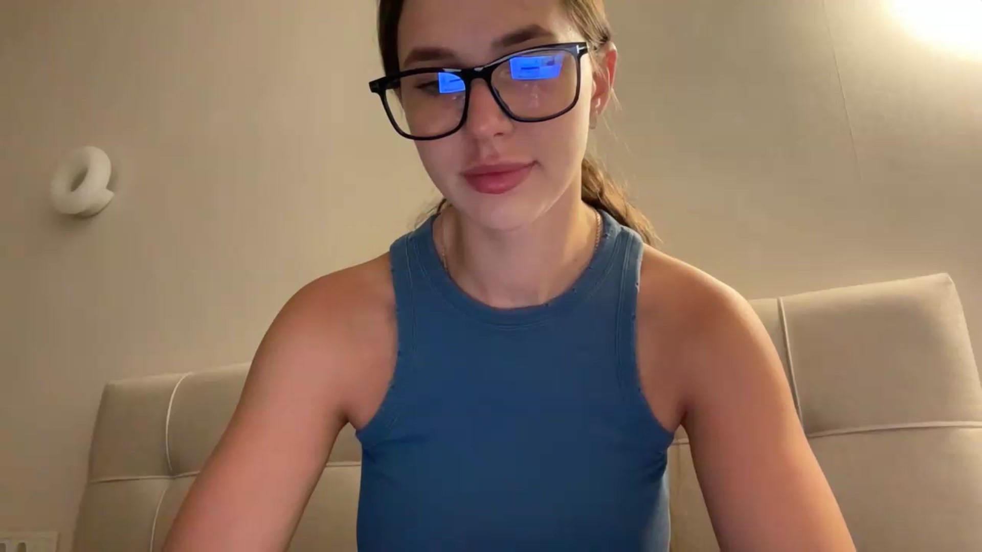Gallery image thumbnail from kissfreeze's myfreecams stream on, 08/04/2026, 20:20 image 14 of 20