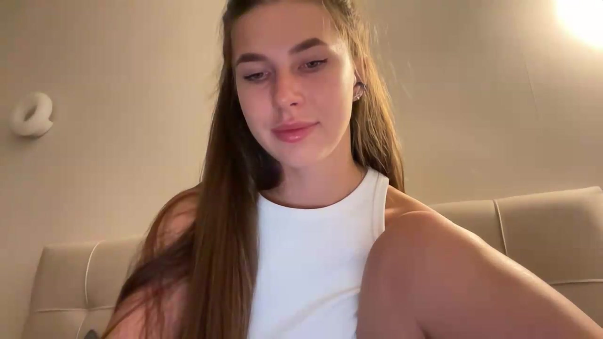 Gallery image thumbnail from kissfreeze's myfreecams stream on, 08/15/2026, 22:24 image 4 of 20