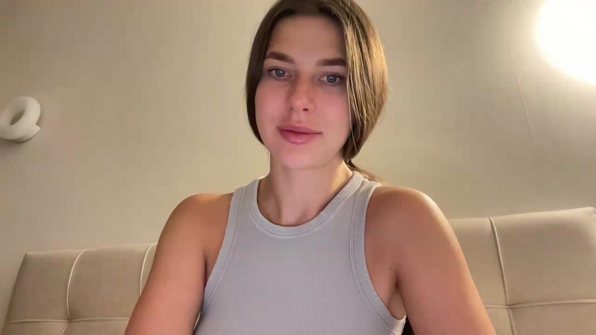 Gallery image thumbnail from kissfreeze's myfreecams stream on, 08/22/2026, 23:02 image 8 of 20
