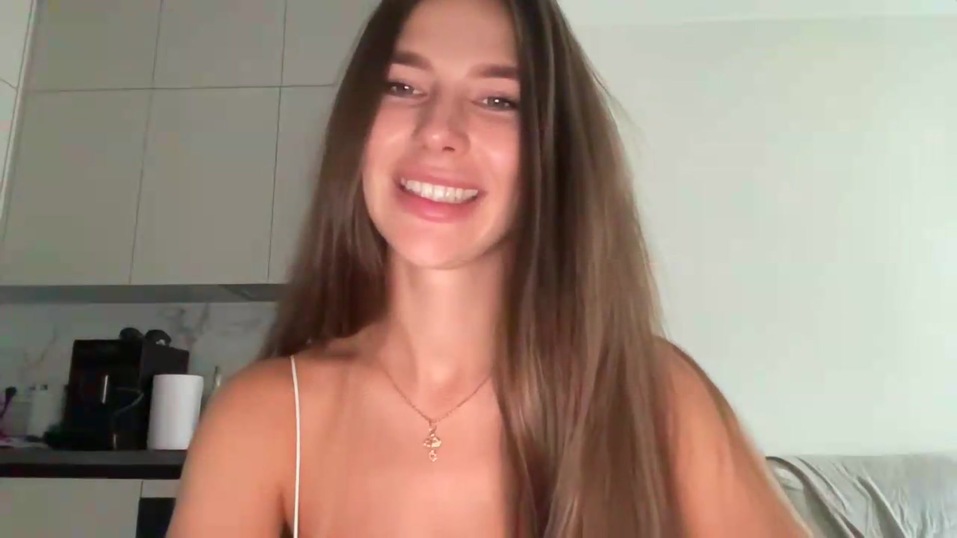 Gallery image thumbnail from kissfreeze's myfreecams stream on, 08/23/2026, 15:58 image 16 of 20