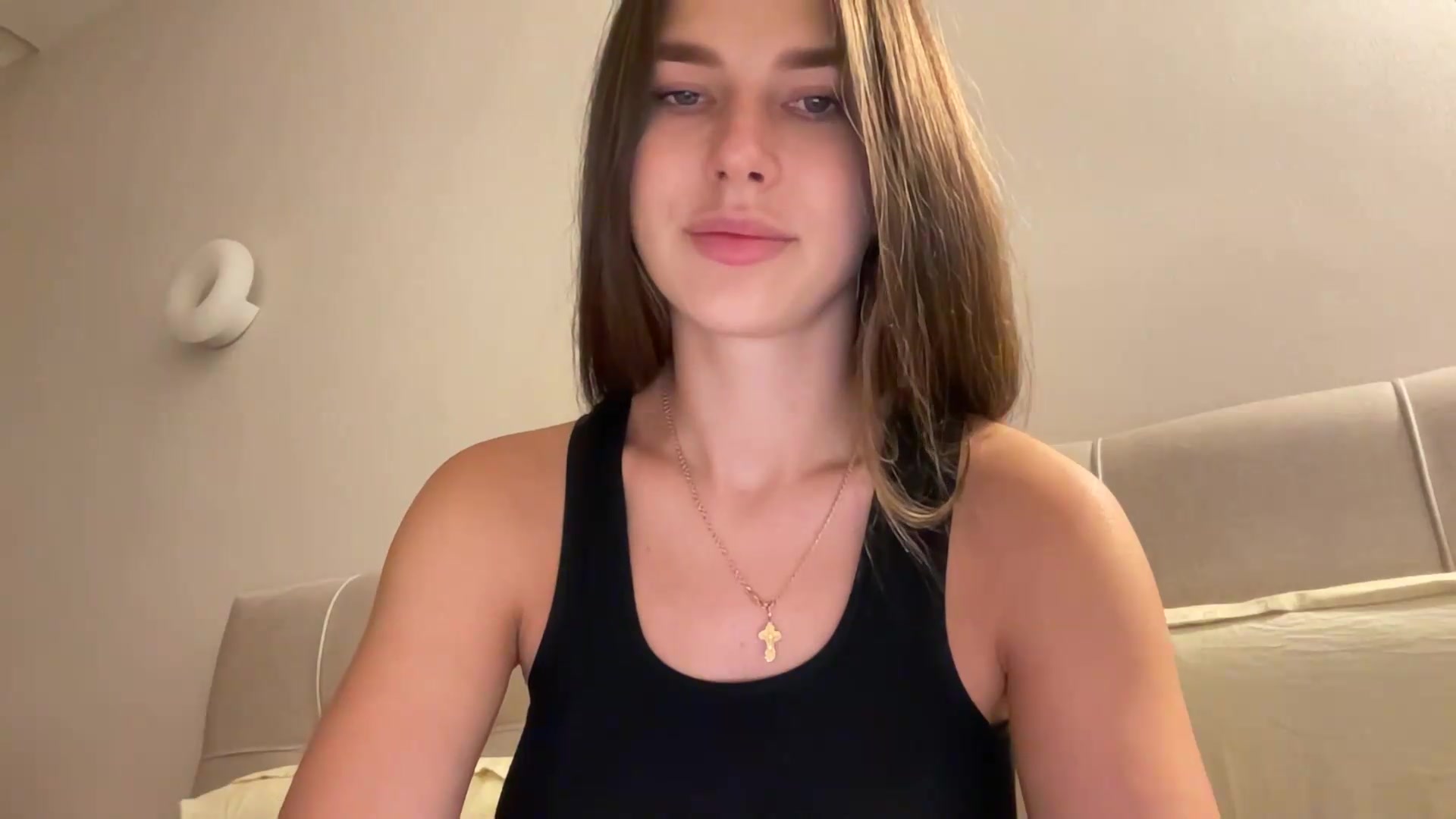 Gallery image thumbnail from kissfreeze's myfreecams stream on, 08/24/2026, 22:08 image 14 of 20
