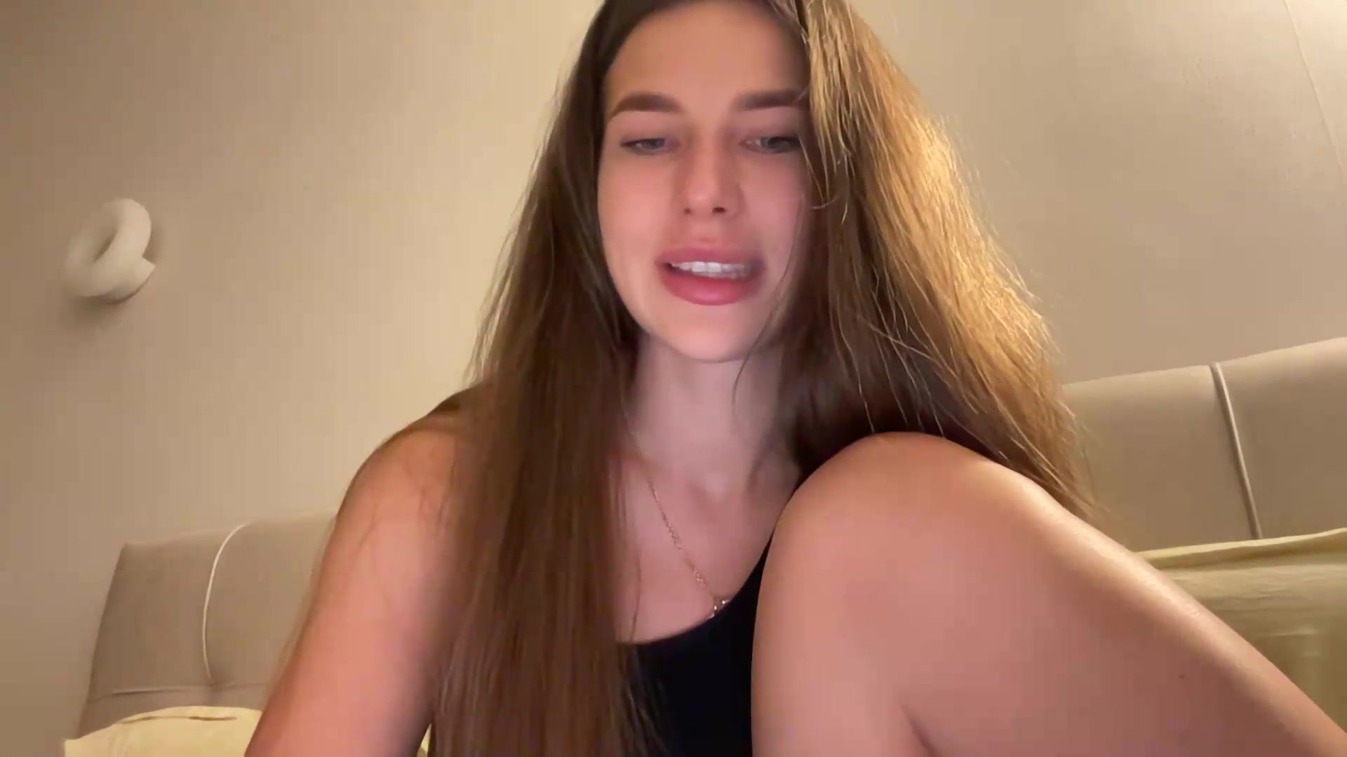 Gallery image thumbnail from kissfreeze's myfreecams stream on, 08/24/2026, 22:08 image 20 of 20