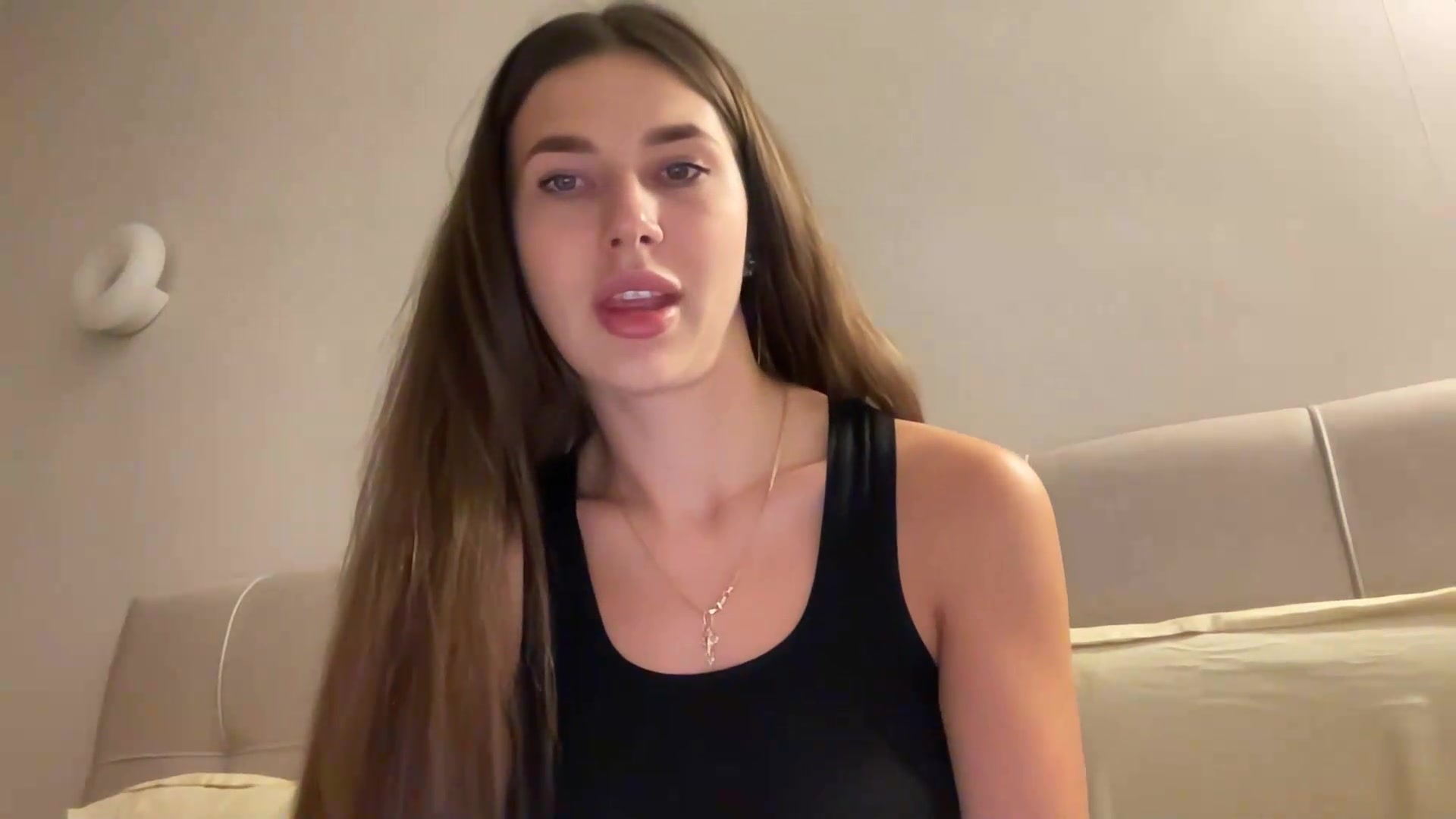 Gallery image thumbnail from kissfreeze's myfreecams stream on, 08/24/2026, 22:08 image 19 of 20