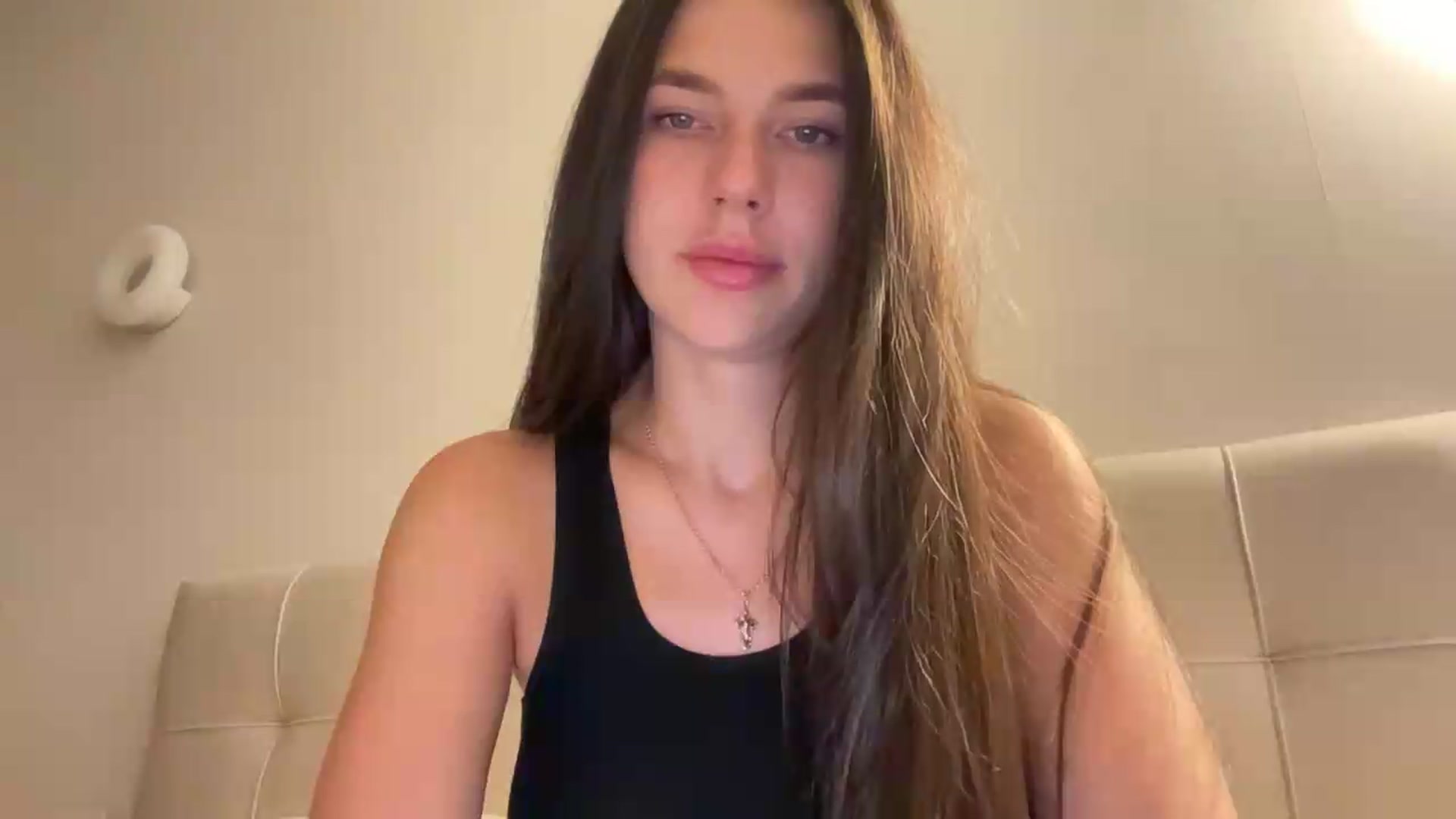 Gallery image thumbnail from kissfreeze's myfreecams stream on, 08/26/2026, 22:27 image 17 of 20