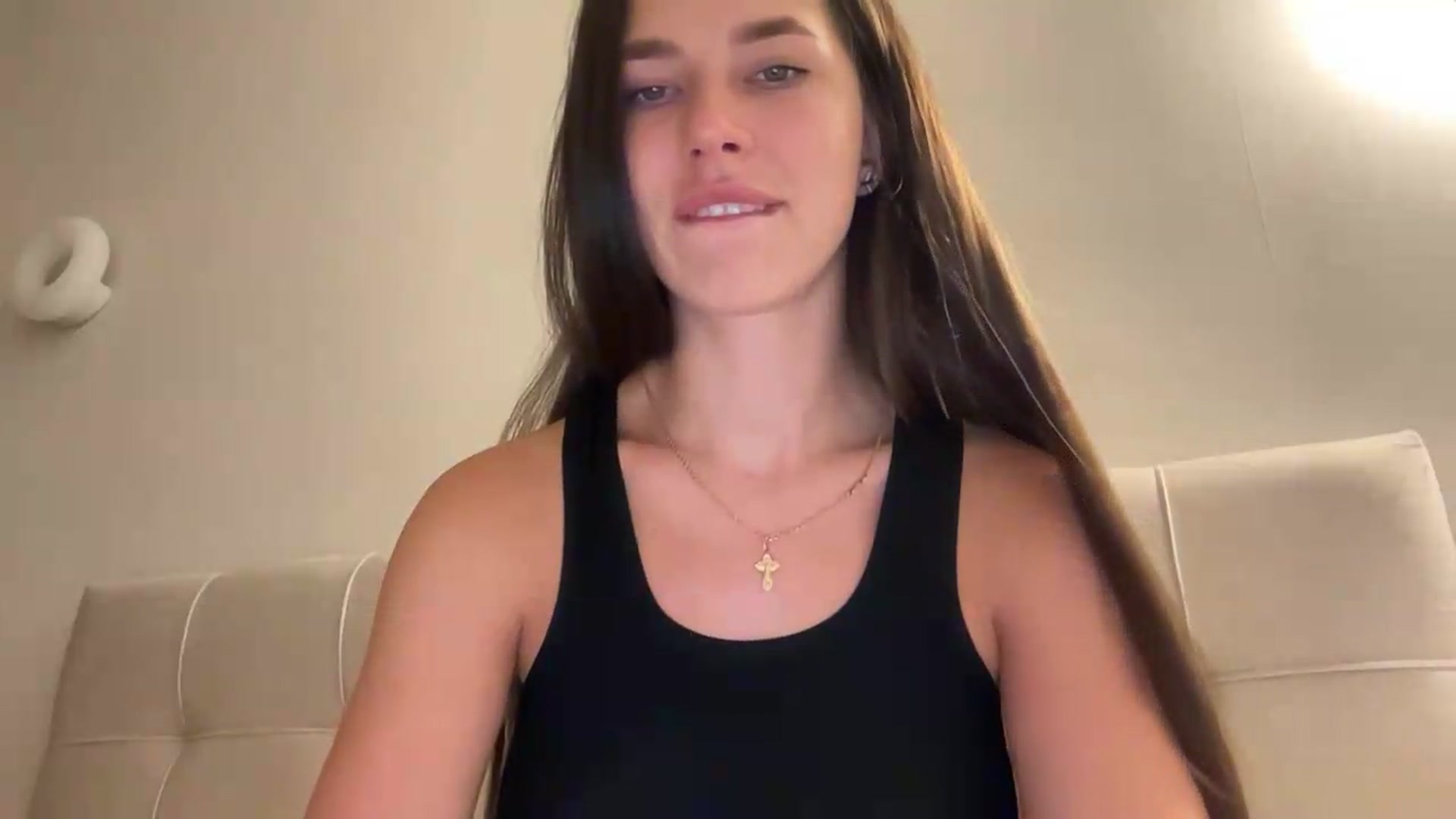Gallery image thumbnail from kissfreeze's myfreecams stream on, 08/26/2026, 22:27 image 6 of 20