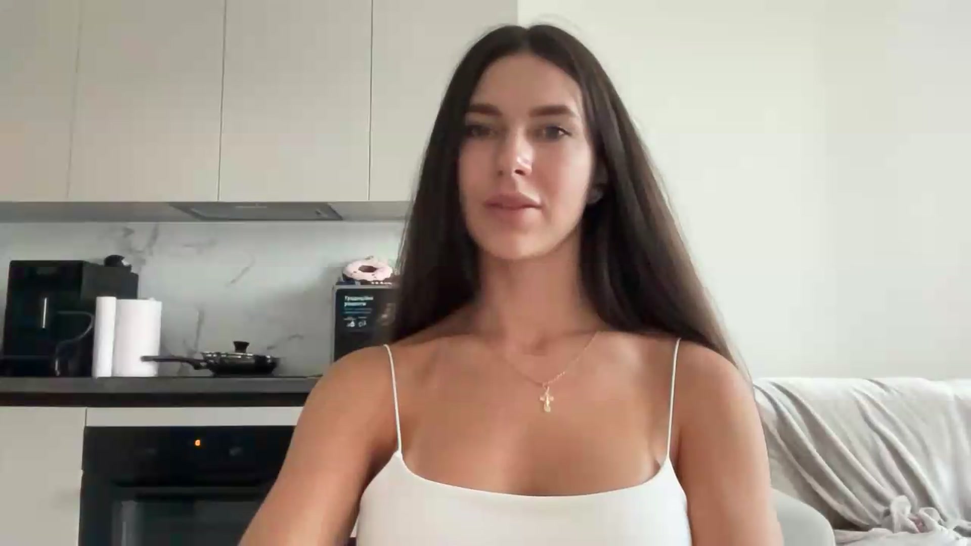 Gallery image thumbnail from kissfreeze's myfreecams stream on, 08/29/2026, 16:02 image 10 of 20