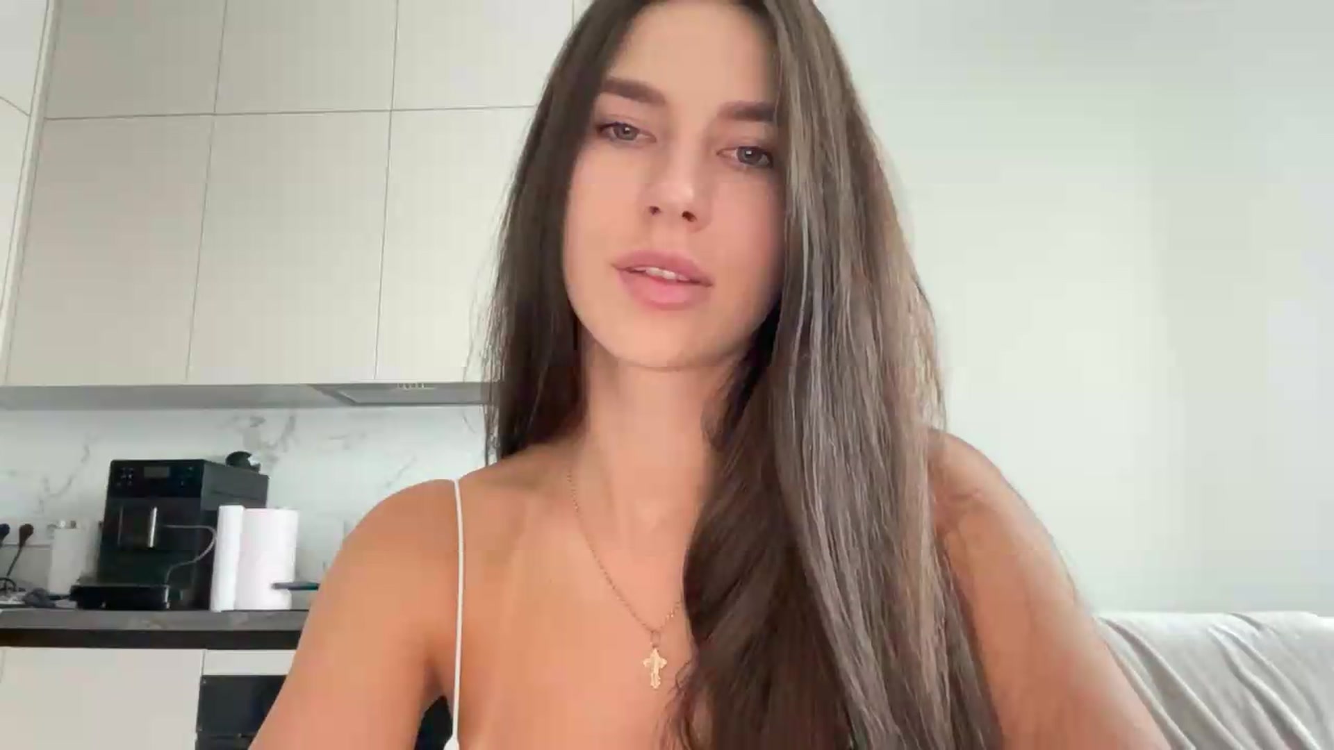 Gallery image thumbnail from kissfreeze's myfreecams stream on, 08/29/2026, 16:02 image 14 of 20