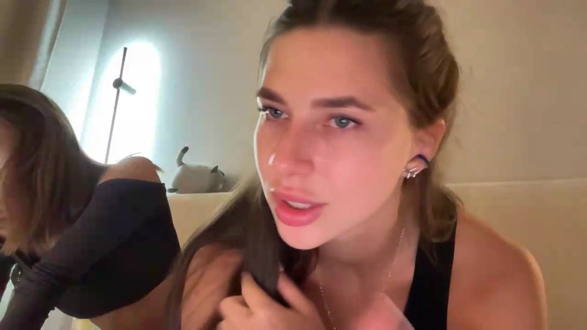 Gallery image thumbnail from kissfreeze's myfreecams stream on, 08/30/2026, 19:43 image 11 of 20