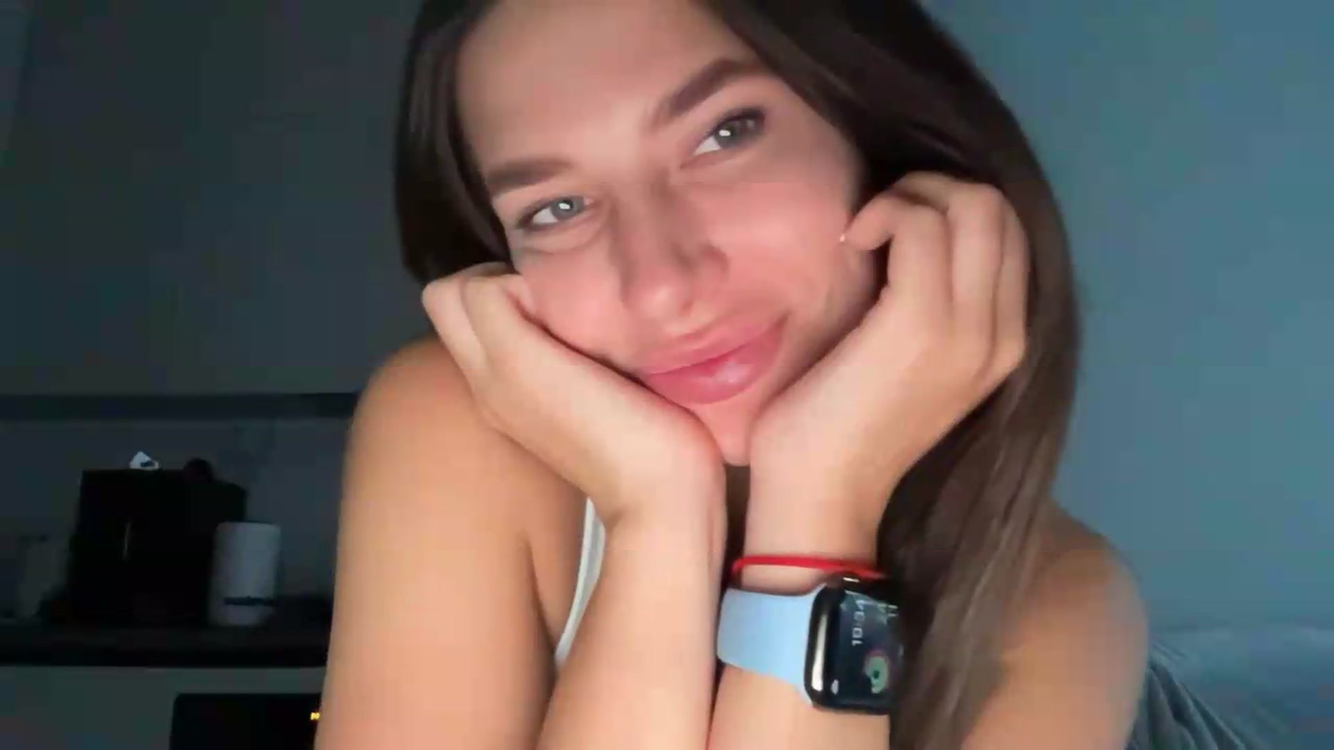 Gallery image thumbnail from kissfreeze's myfreecams stream on, 09/04/2026, 17:03 image 16 of 20