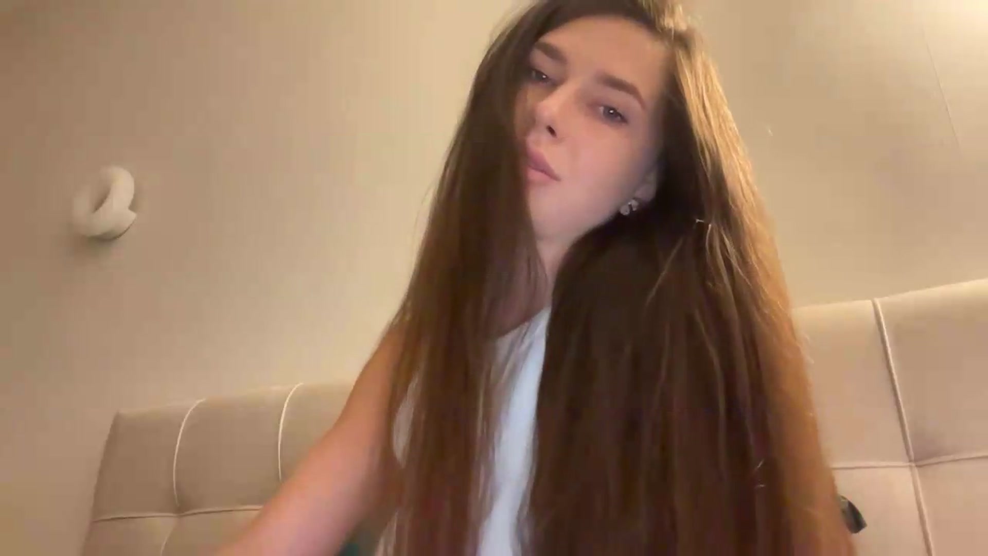 Gallery image thumbnail from kissfreeze's myfreecams stream on, 09/05/2026, 17:30 image 11 of 20