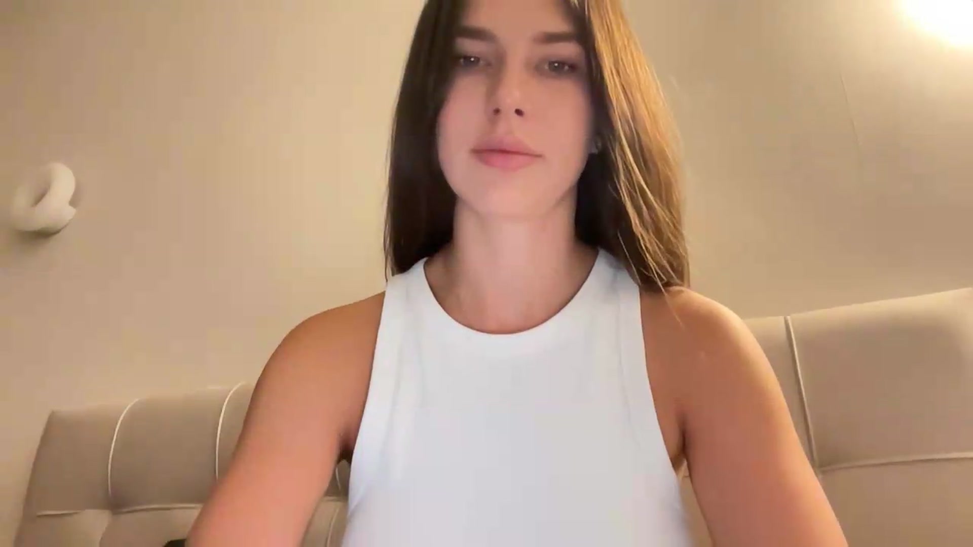 Gallery image thumbnail from kissfreeze's myfreecams stream on, 09/05/2026, 17:30 image 4 of 20