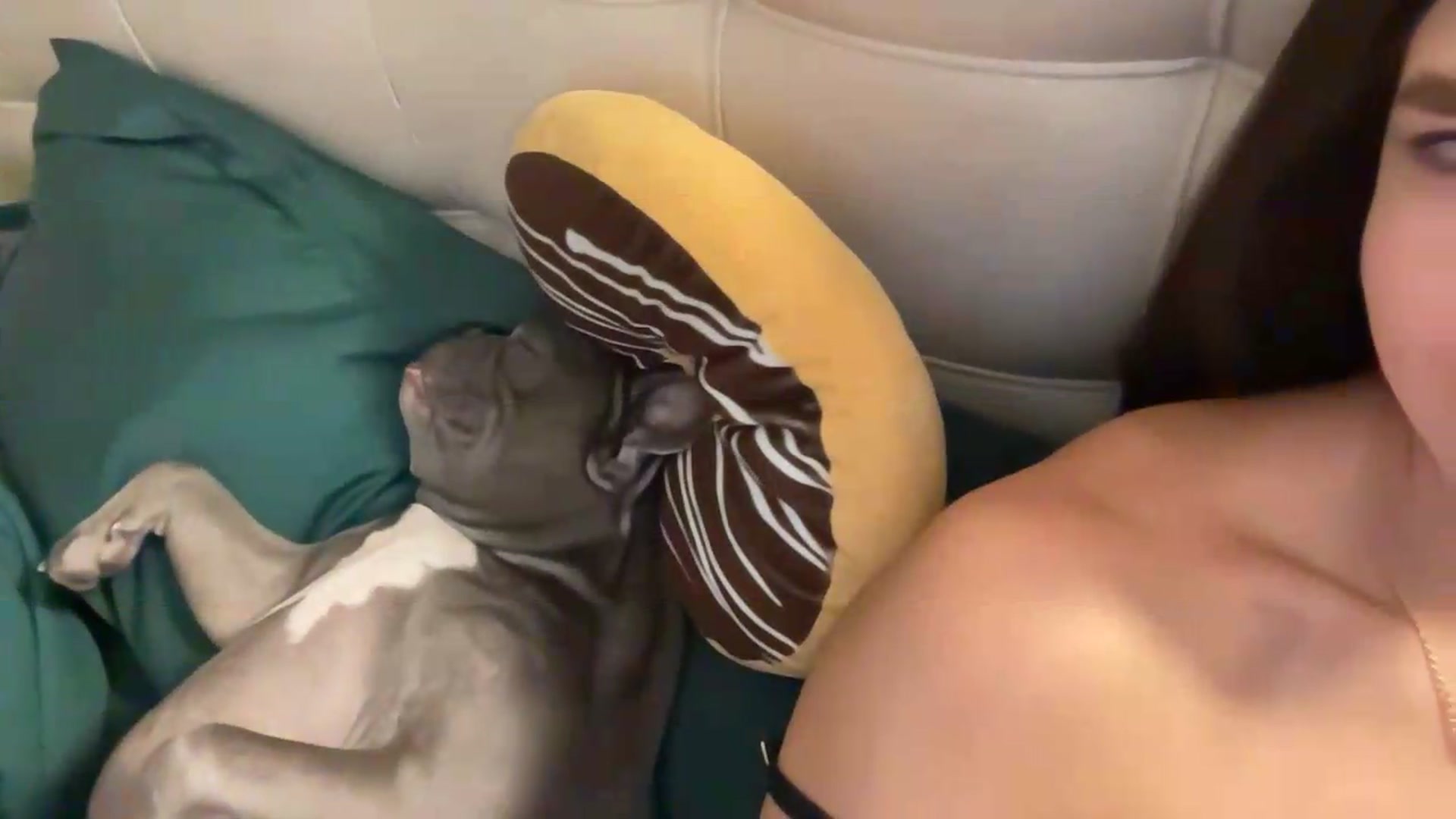 Gallery image thumbnail from kissfreeze's myfreecams stream on, 09/05/2026, 23:07 image 6 of 20