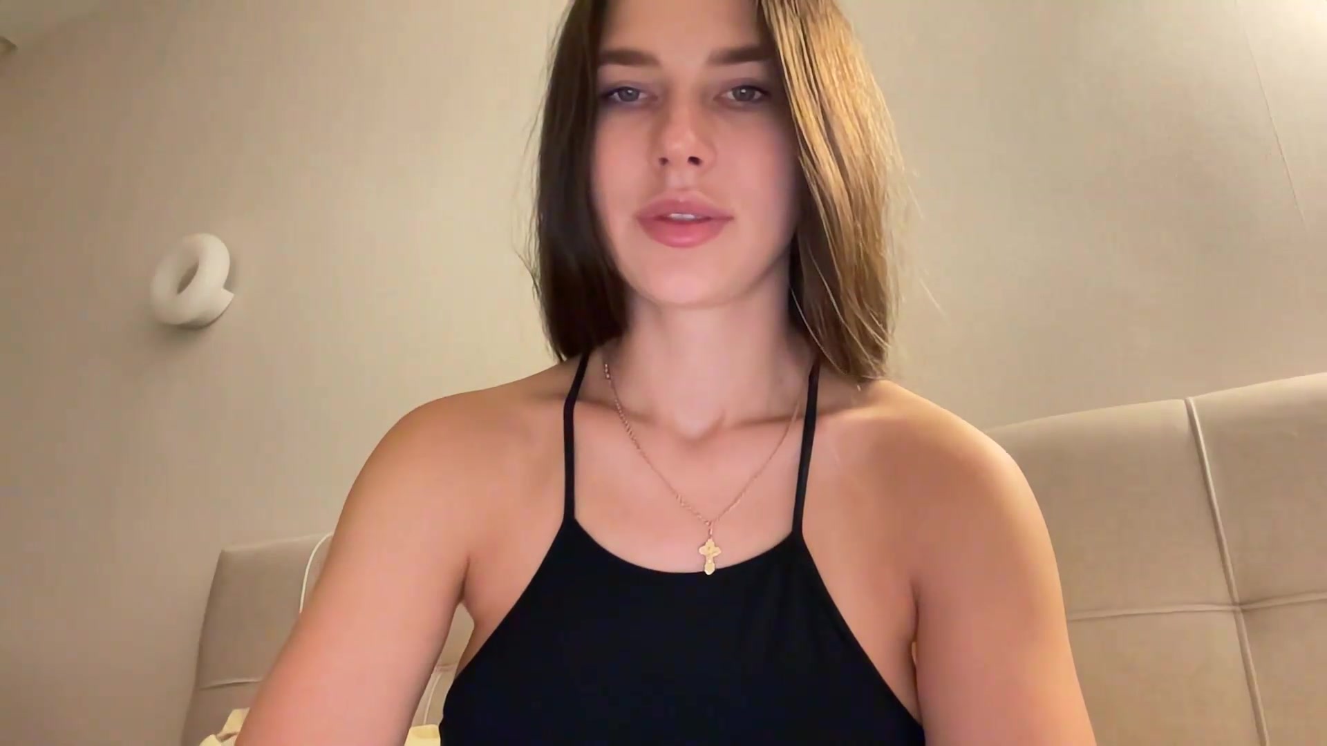 Gallery image thumbnail from kissfreeze's myfreecams stream on, 09/10/2026, 21:58 image 11 of 20