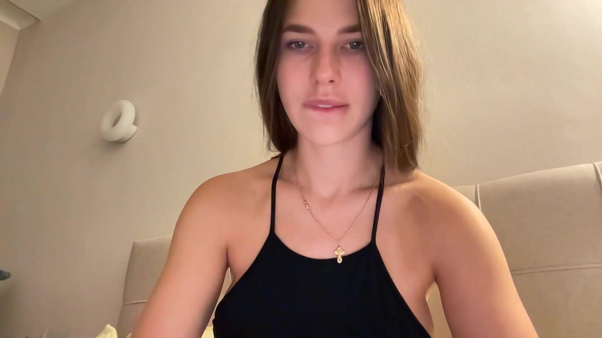 Gallery image thumbnail from kissfreeze's myfreecams stream on, 09/10/2026, 21:58 image 18 of 20